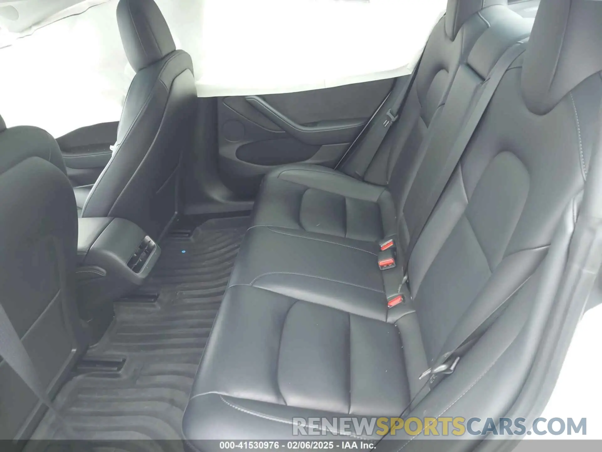 8 Photograph of a damaged car 5YJ3E1EA0PF425171 TESLA MODEL 3 2023