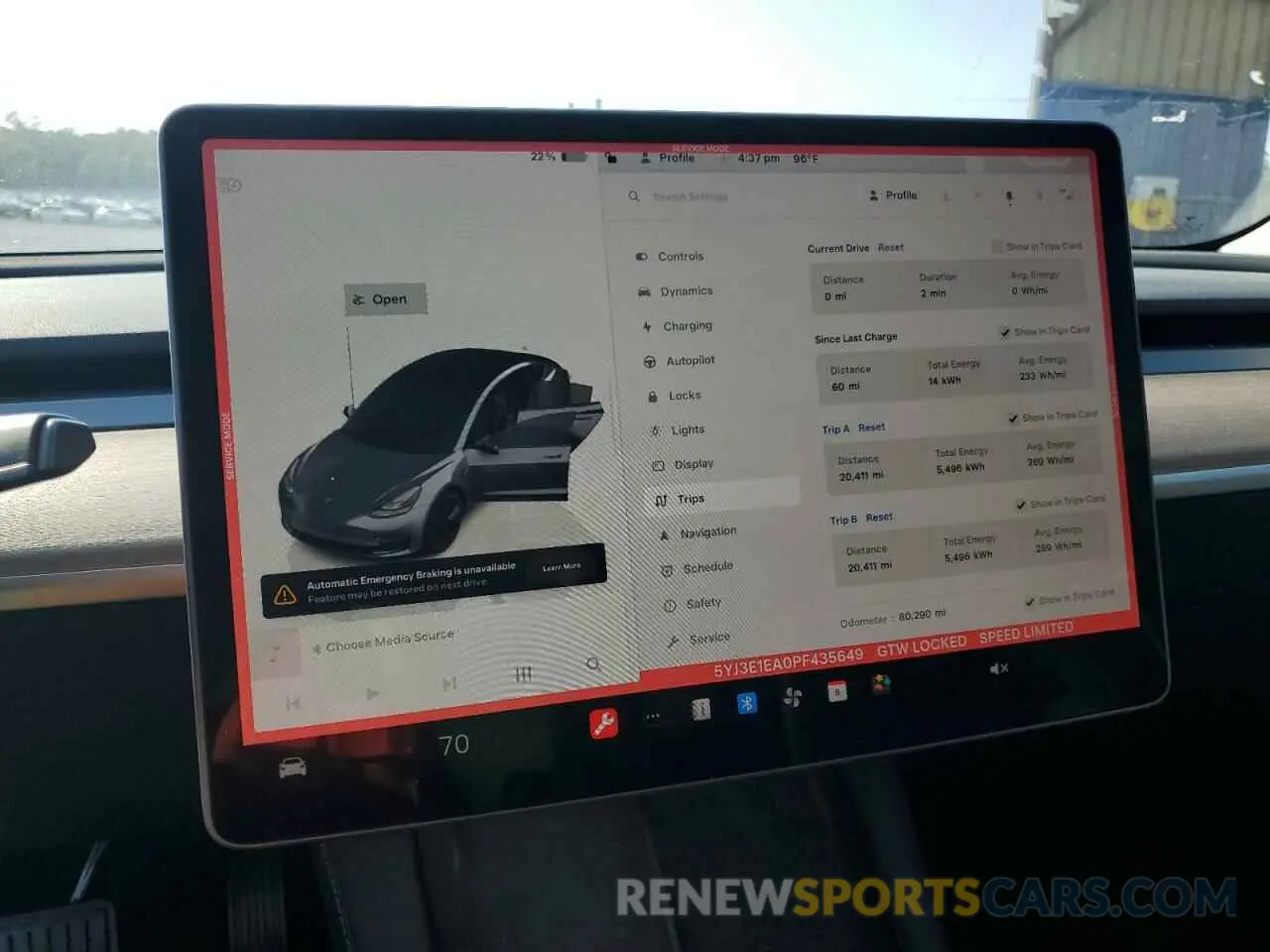 9 Photograph of a damaged car 5YJ3E1EA0PF435649 TESLA MODEL 3 2023