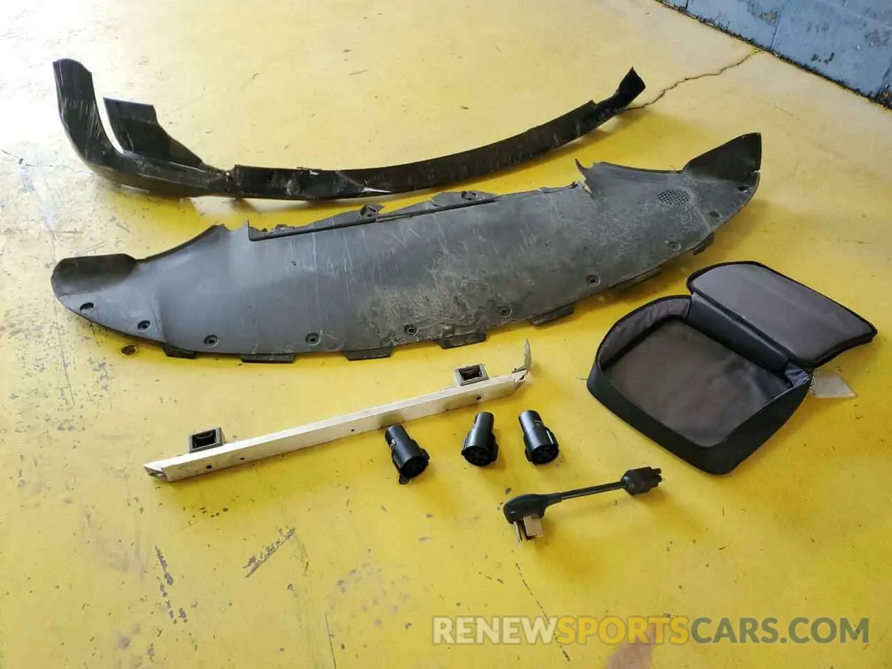 12 Photograph of a damaged car 5YJ3E1EA0PF437496 TESLA MODEL 3 2023