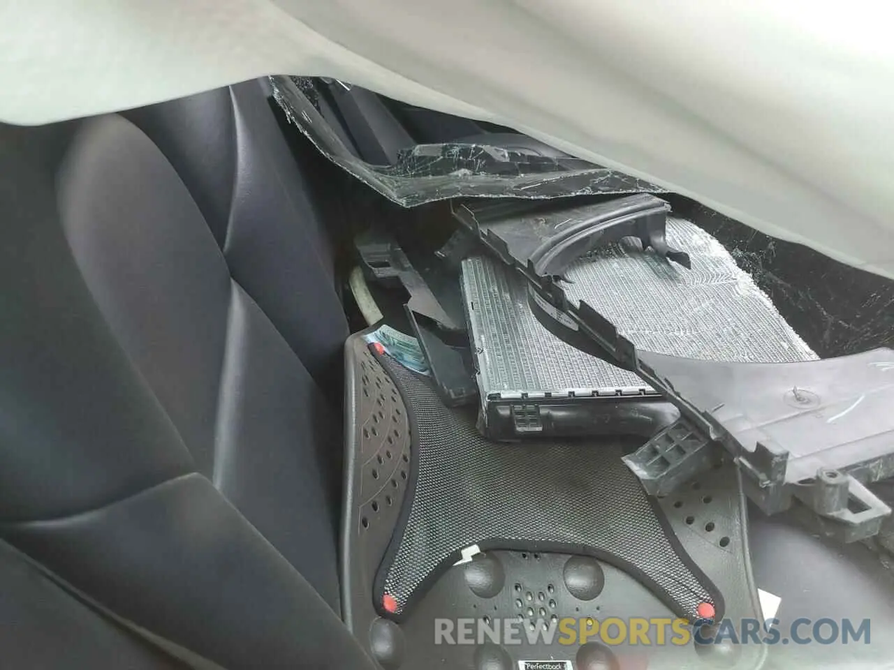 10 Photograph of a damaged car 5YJ3E1EA0PF460230 TESLA MODEL 3 2023
