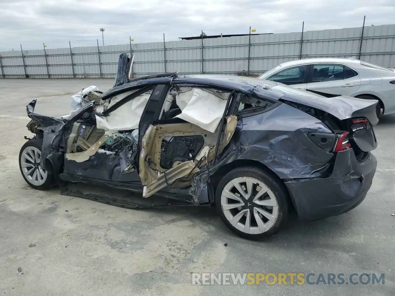 2 Photograph of a damaged car 5YJ3E1EA0PF460230 TESLA MODEL 3 2023