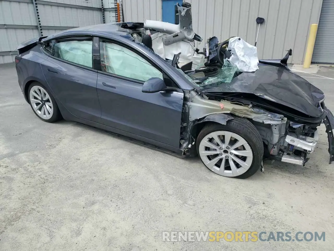 4 Photograph of a damaged car 5YJ3E1EA0PF460230 TESLA MODEL 3 2023
