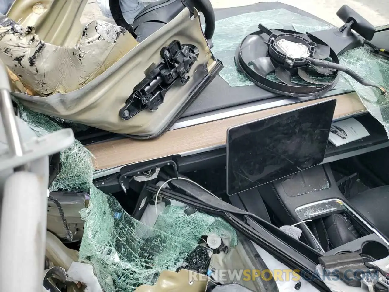 9 Photograph of a damaged car 5YJ3E1EA0PF460230 TESLA MODEL 3 2023