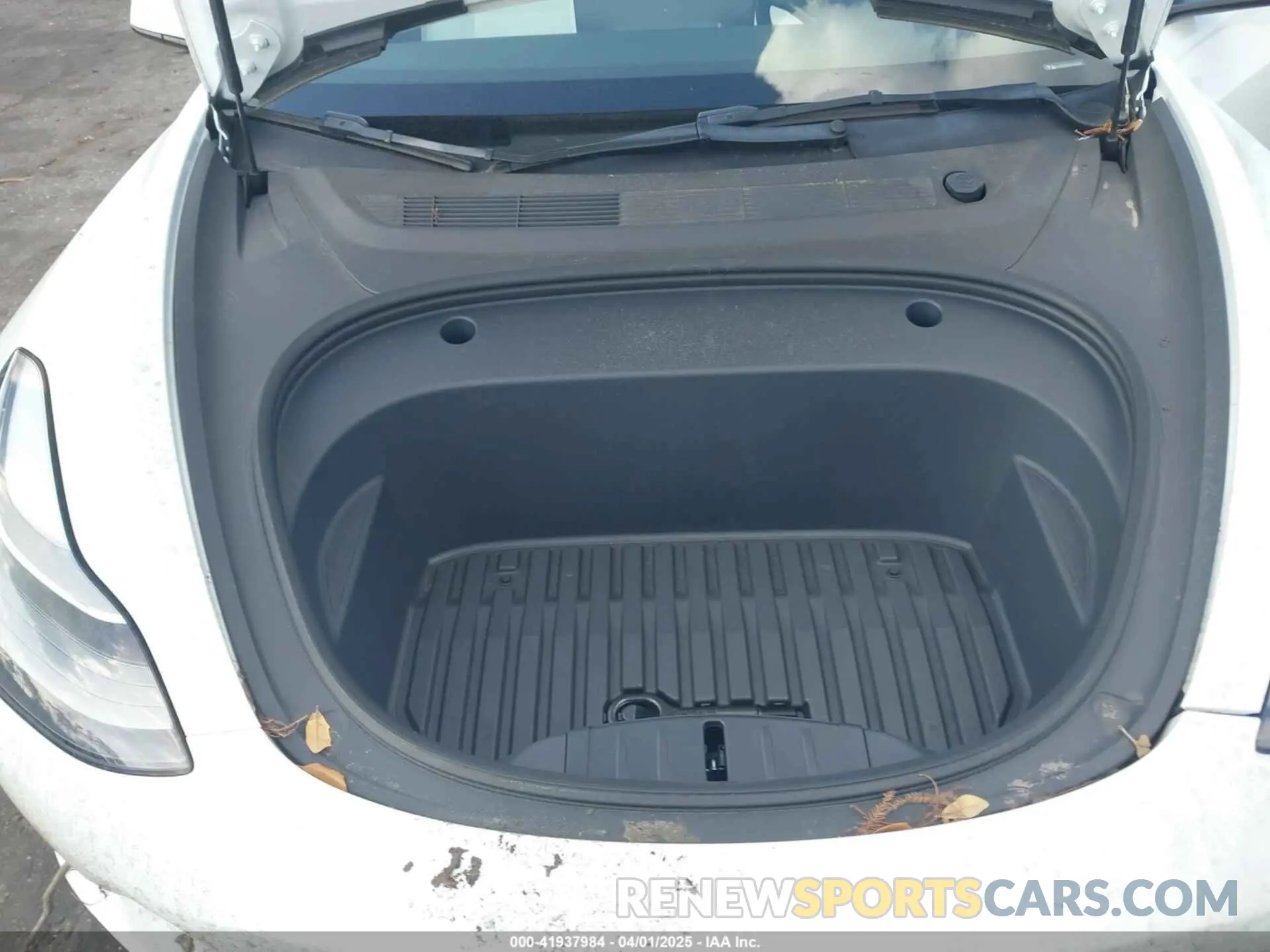 10 Photograph of a damaged car 5YJ3E1EA0PF480316 TESLA MODEL 3 2023