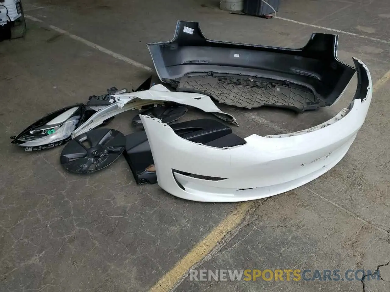 12 Photograph of a damaged car 5YJ3E1EA0PF482633 TESLA MODEL 3 2023