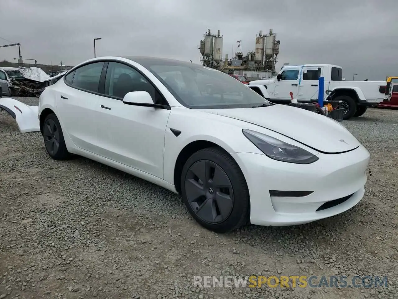 4 Photograph of a damaged car 5YJ3E1EA0PF516666 TESLA MODEL 3 2023