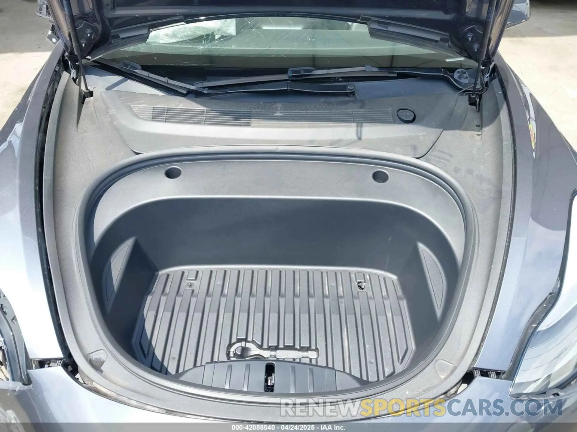 10 Photograph of a damaged car 5YJ3E1EA0PF518904 TESLA MODEL 3 2023
