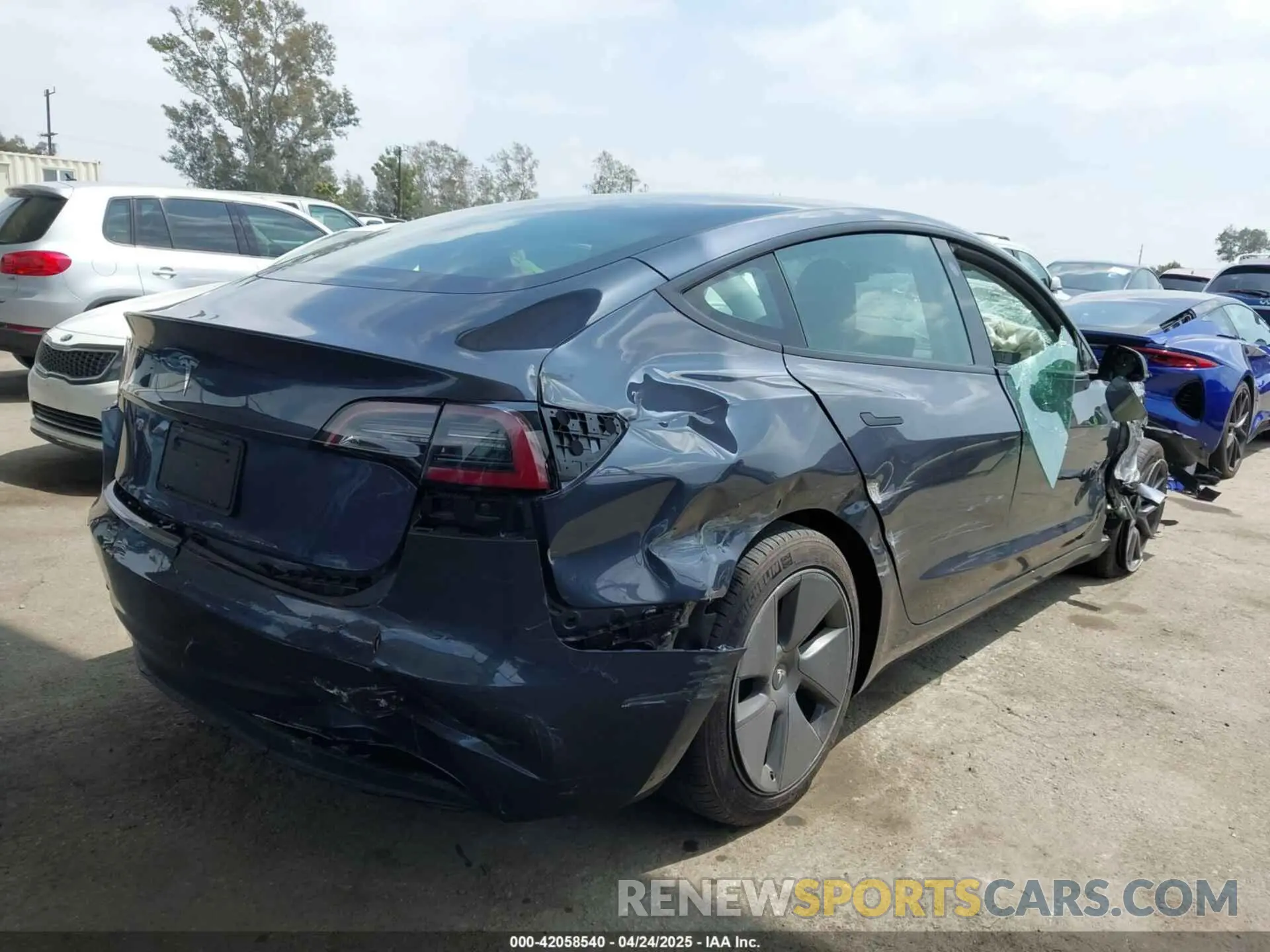 4 Photograph of a damaged car 5YJ3E1EA0PF518904 TESLA MODEL 3 2023