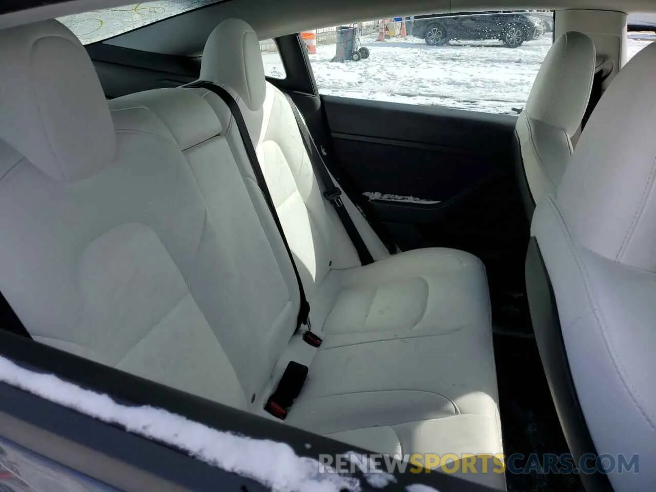 10 Photograph of a damaged car 5YJ3E1EA0PF547948 TESLA MODEL 3 2023