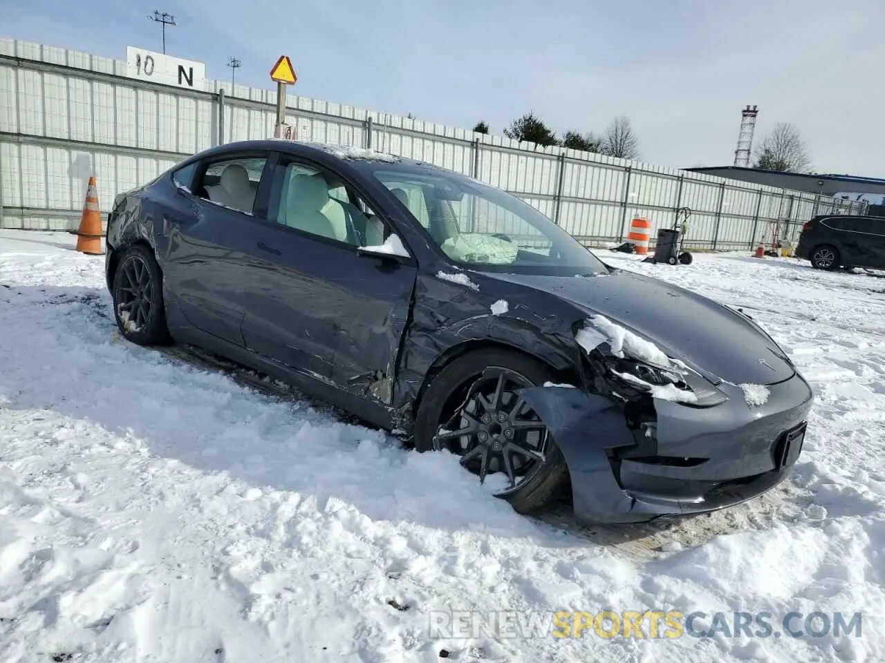 4 Photograph of a damaged car 5YJ3E1EA0PF547948 TESLA MODEL 3 2023