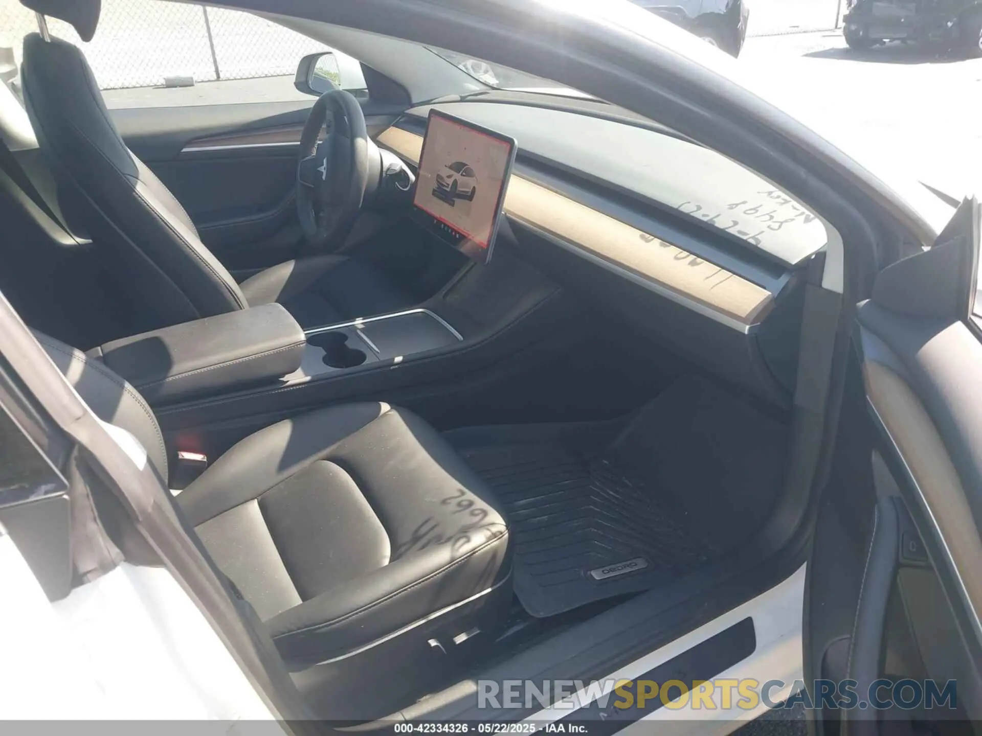 5 Photograph of a damaged car 5YJ3E1EA0PF548498 TESLA MODEL 3 2023