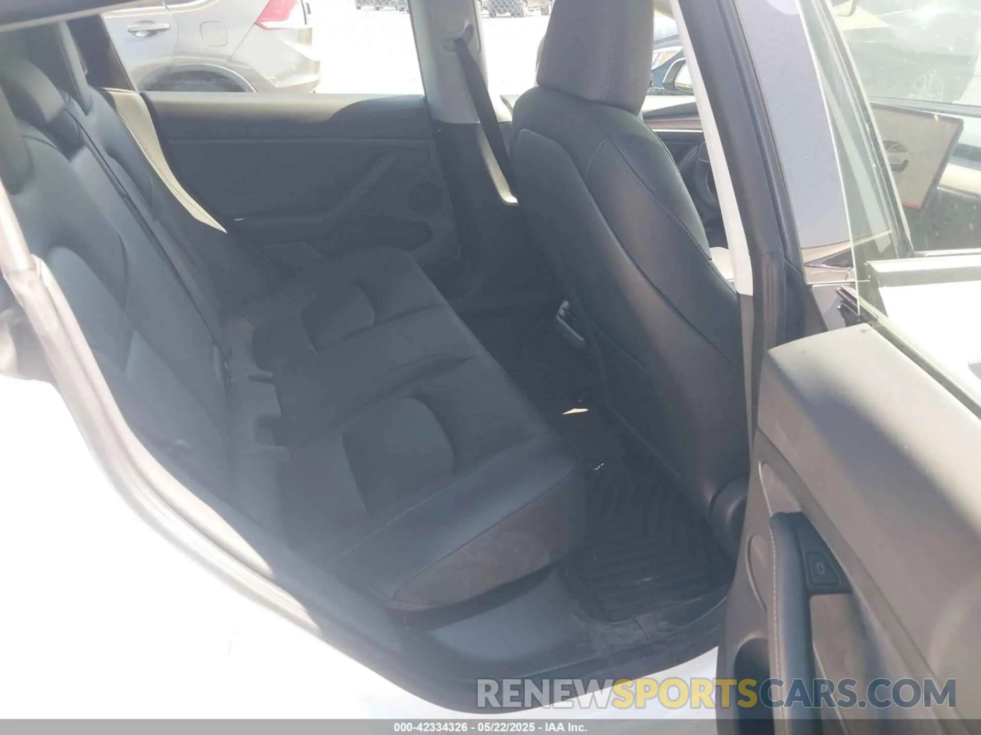 8 Photograph of a damaged car 5YJ3E1EA0PF548498 TESLA MODEL 3 2023