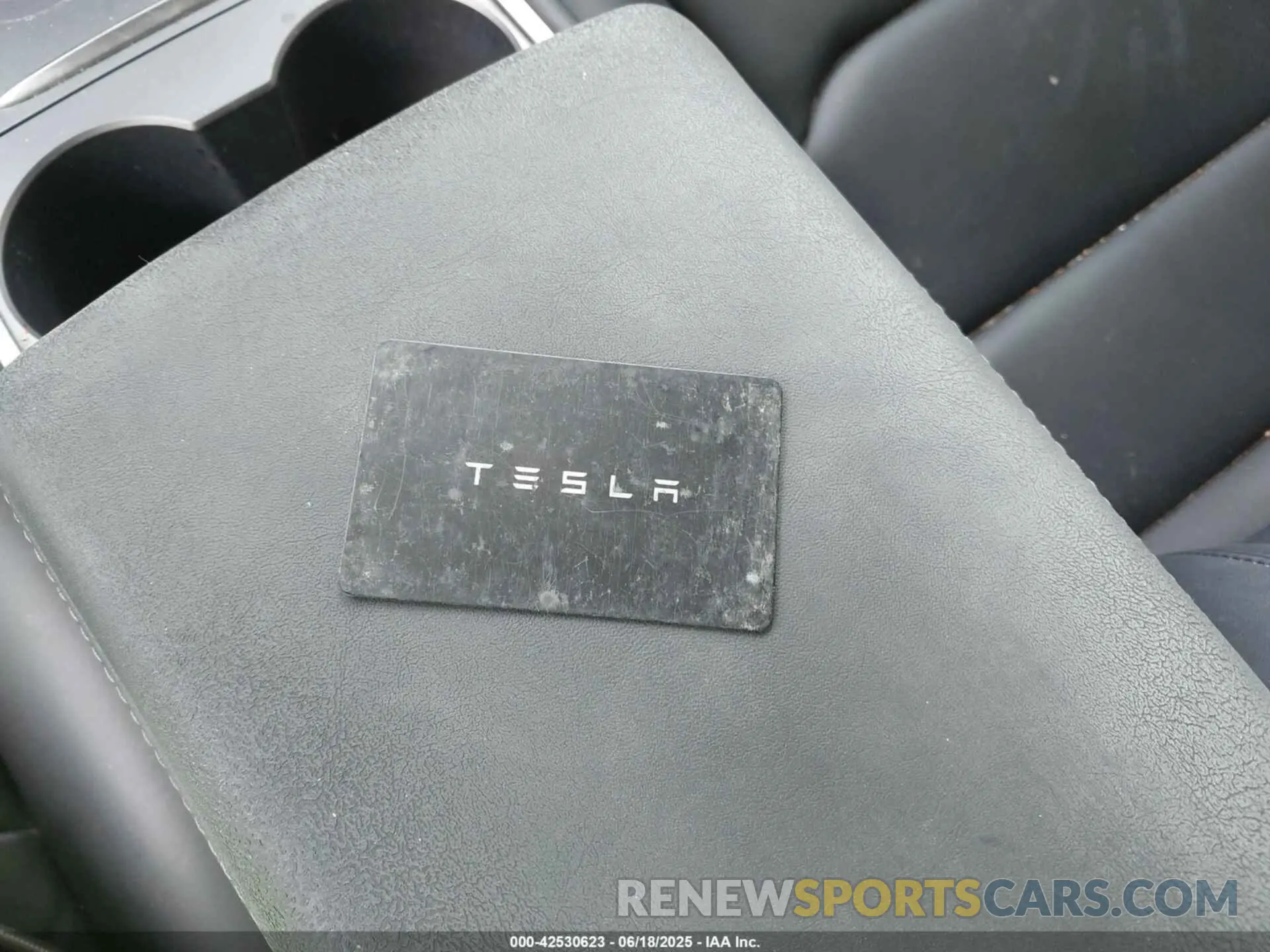 11 Photograph of a damaged car 5YJ3E1EA0PF555919 TESLA MODEL 3 2023