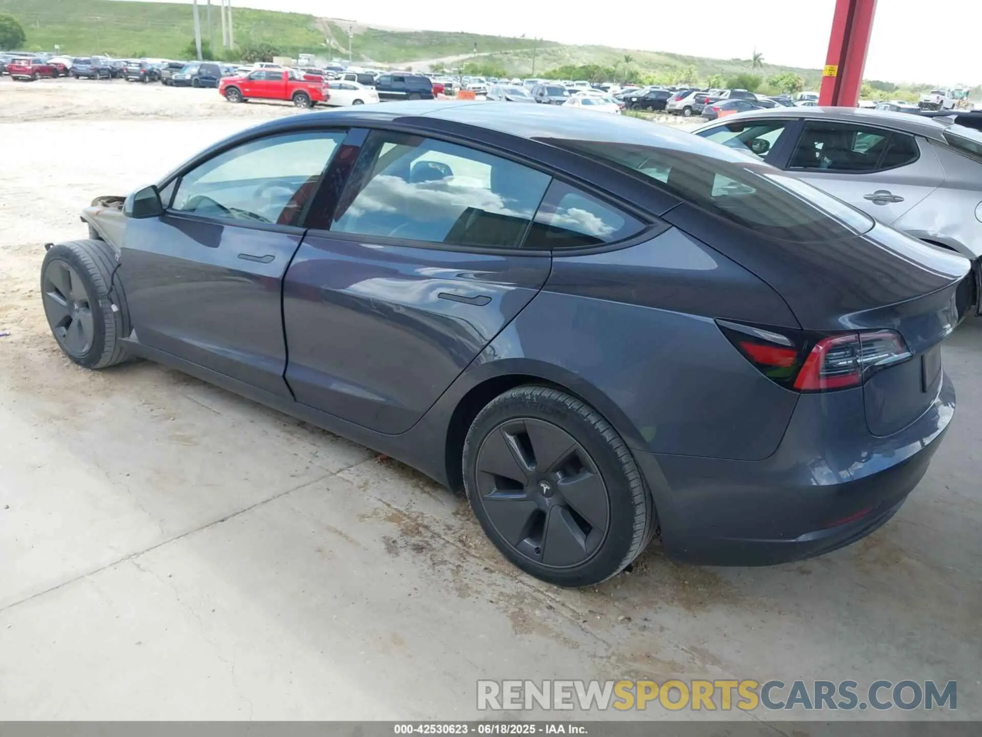 14 Photograph of a damaged car 5YJ3E1EA0PF555919 TESLA MODEL 3 2023