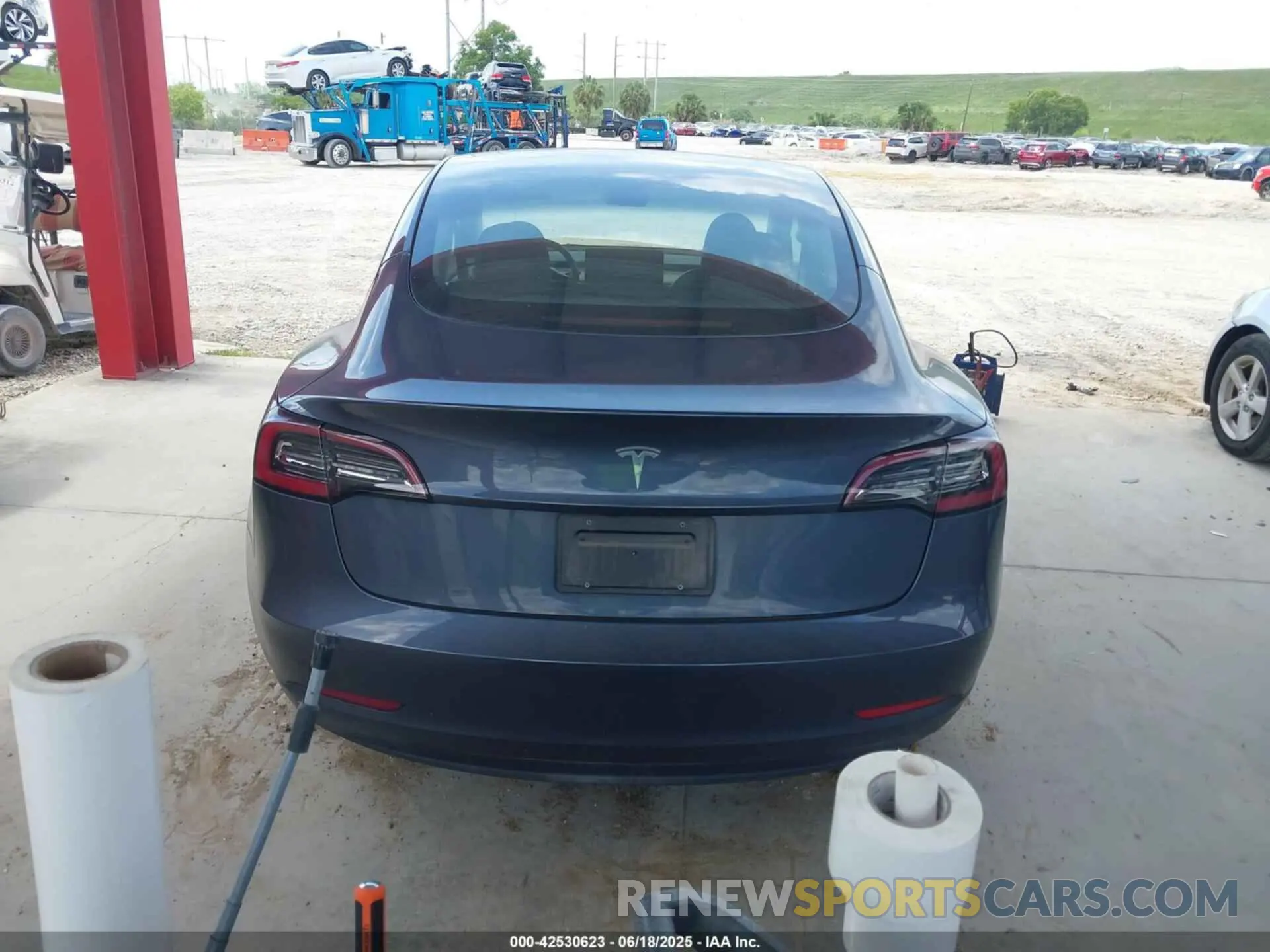 16 Photograph of a damaged car 5YJ3E1EA0PF555919 TESLA MODEL 3 2023