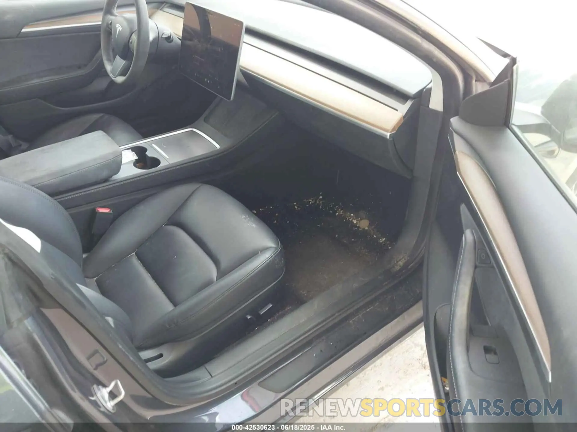 5 Photograph of a damaged car 5YJ3E1EA0PF555919 TESLA MODEL 3 2023