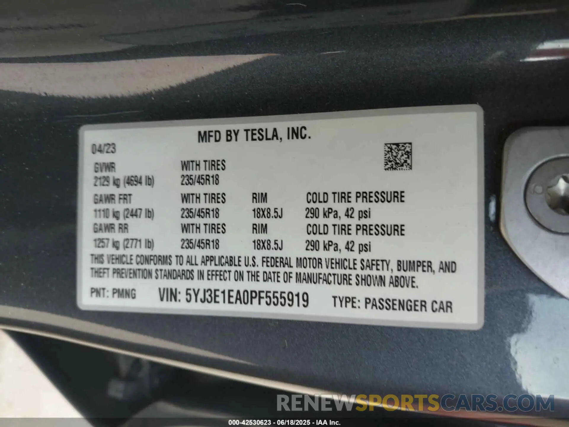 9 Photograph of a damaged car 5YJ3E1EA0PF555919 TESLA MODEL 3 2023