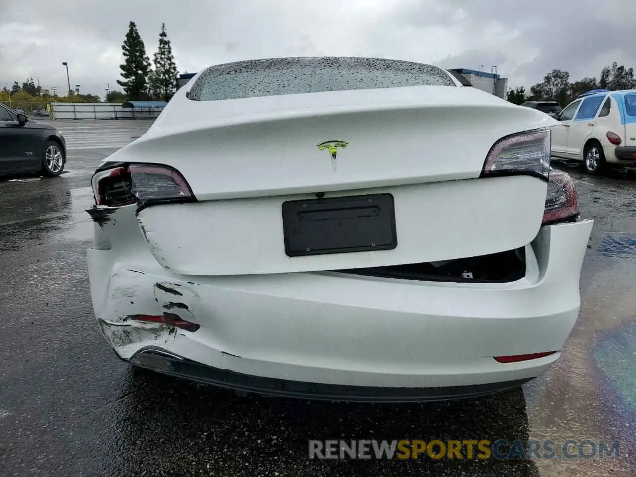 6 Photograph of a damaged car 5YJ3E1EA0PF556715 TESLA MODEL 3 2023