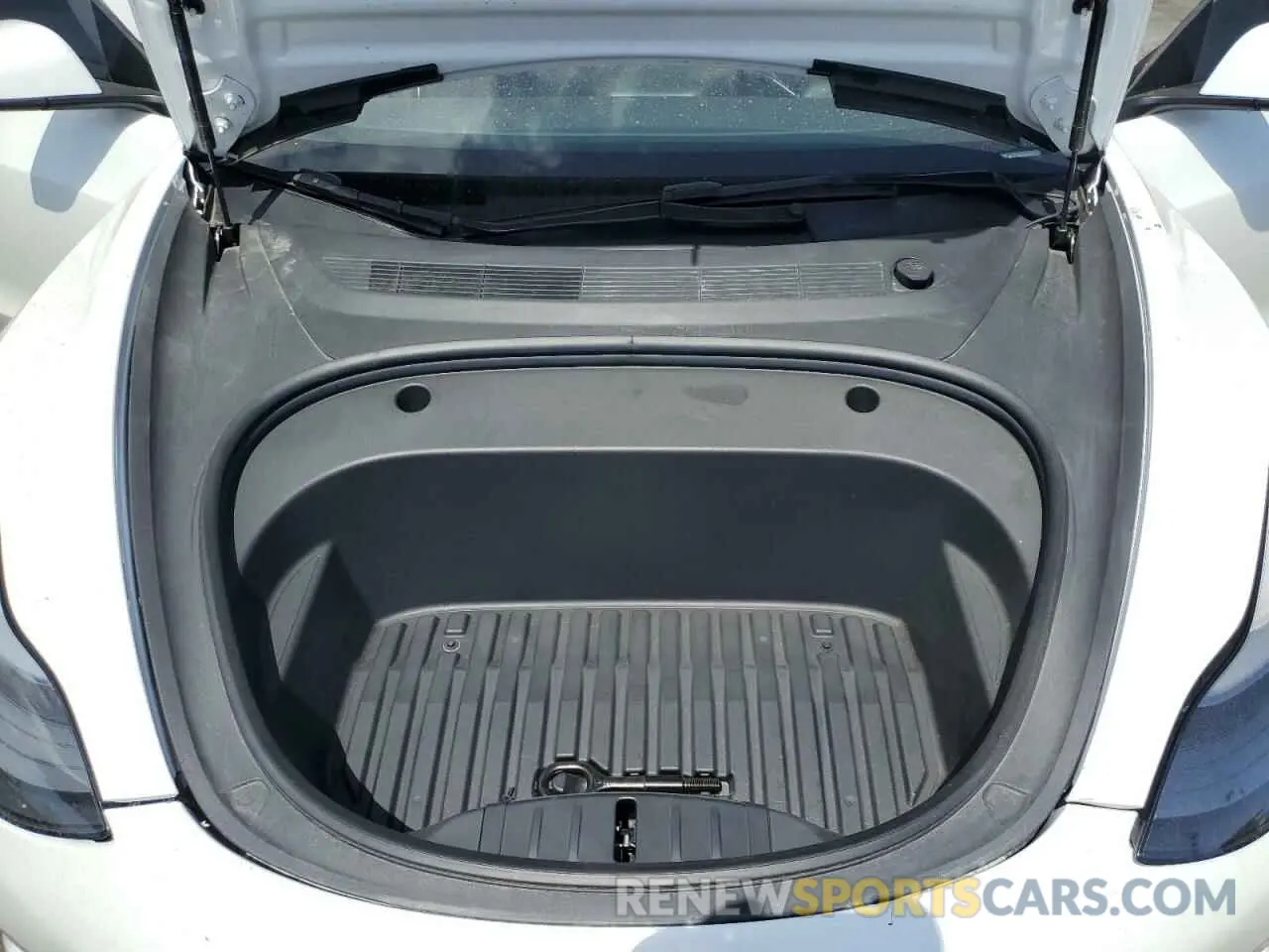11 Photograph of a damaged car 5YJ3E1EA0PF570355 TESLA MODEL 3 2023