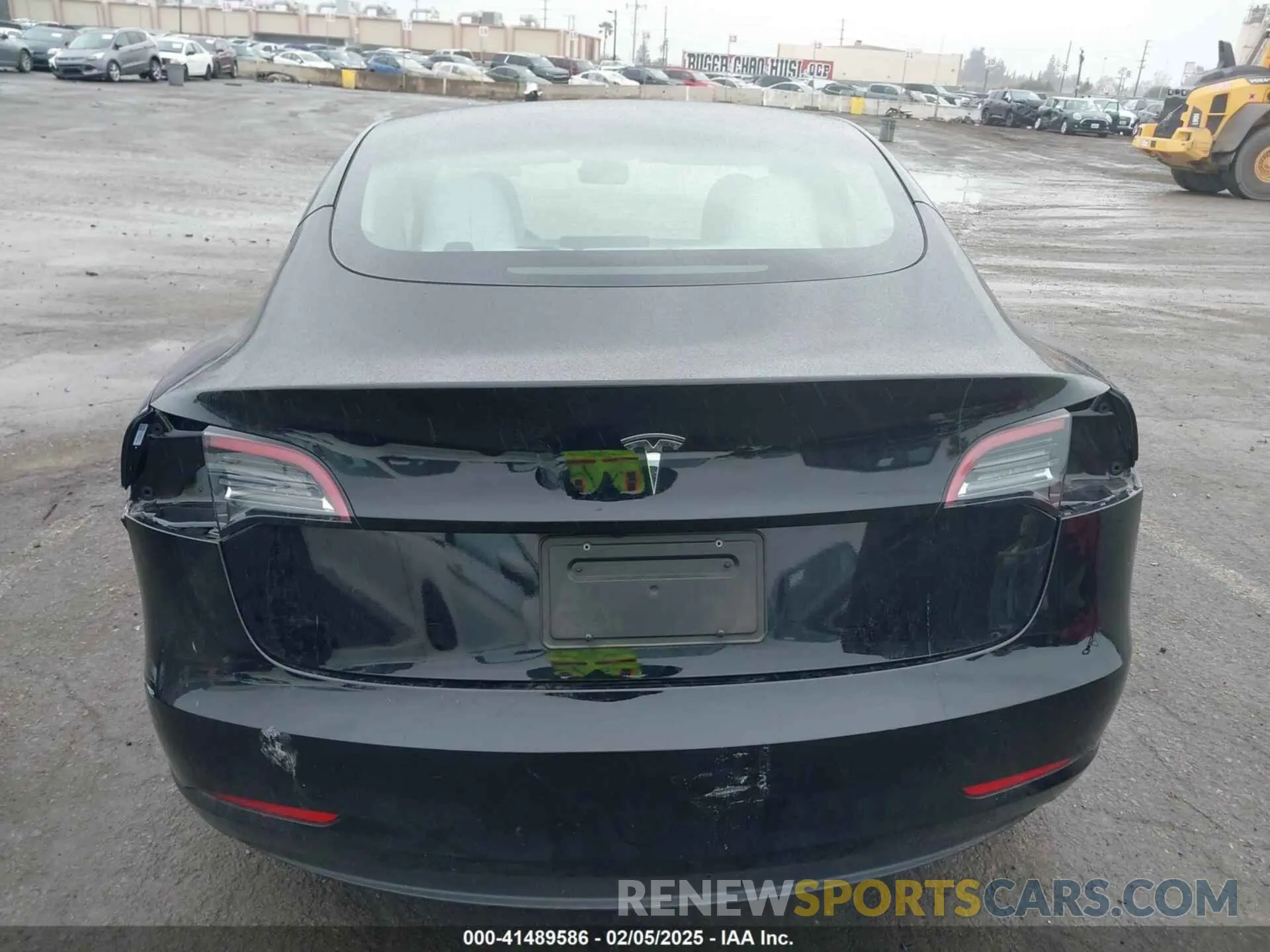17 Photograph of a damaged car 5YJ3E1EA0PF587656 TESLA MODEL 3 2023