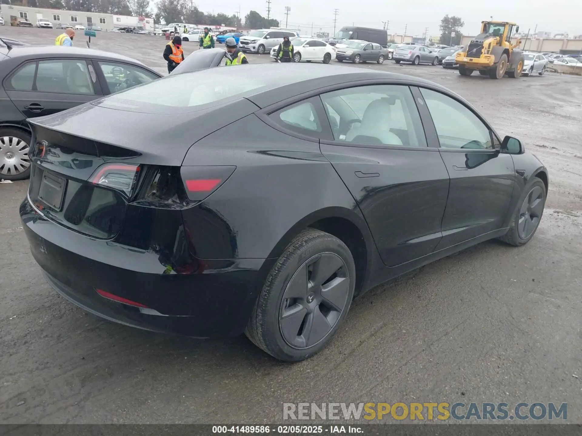 4 Photograph of a damaged car 5YJ3E1EA0PF587656 TESLA MODEL 3 2023