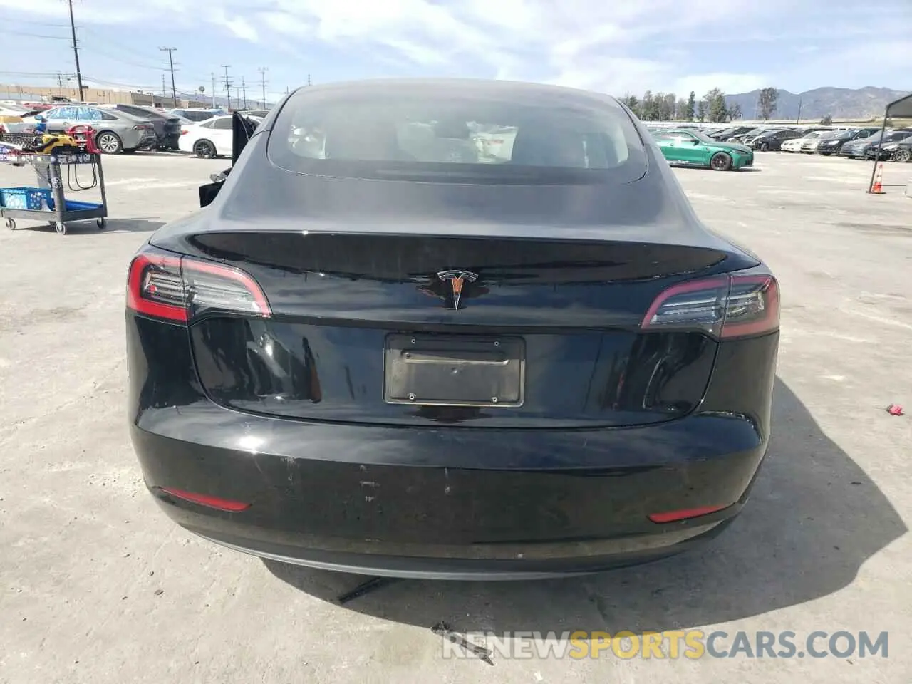 6 Photograph of a damaged car 5YJ3E1EA0PF601605 TESLA MODEL 3 2023