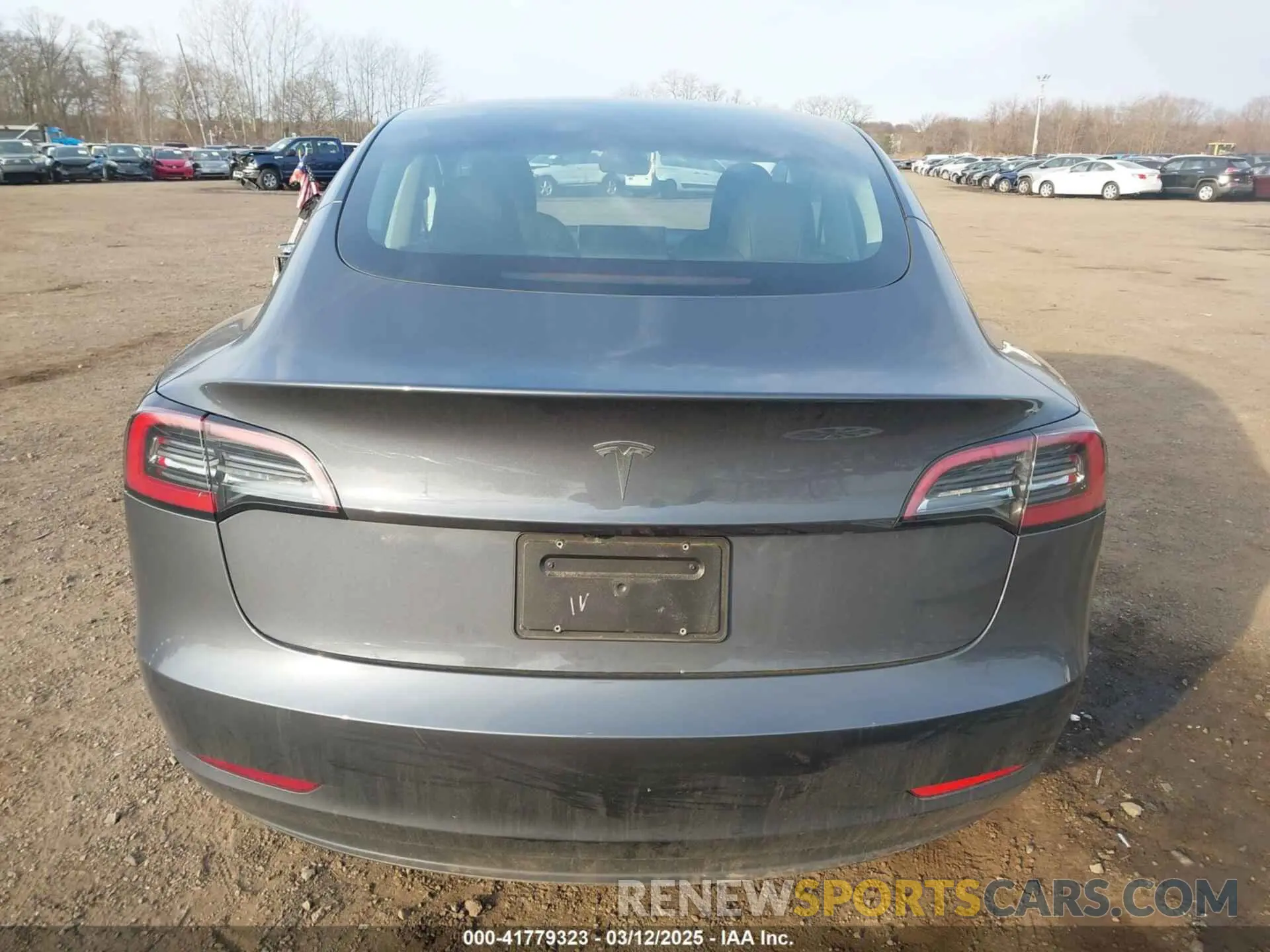 16 Photograph of a damaged car 5YJ3E1EA0PF619926 TESLA MODEL 3 2023