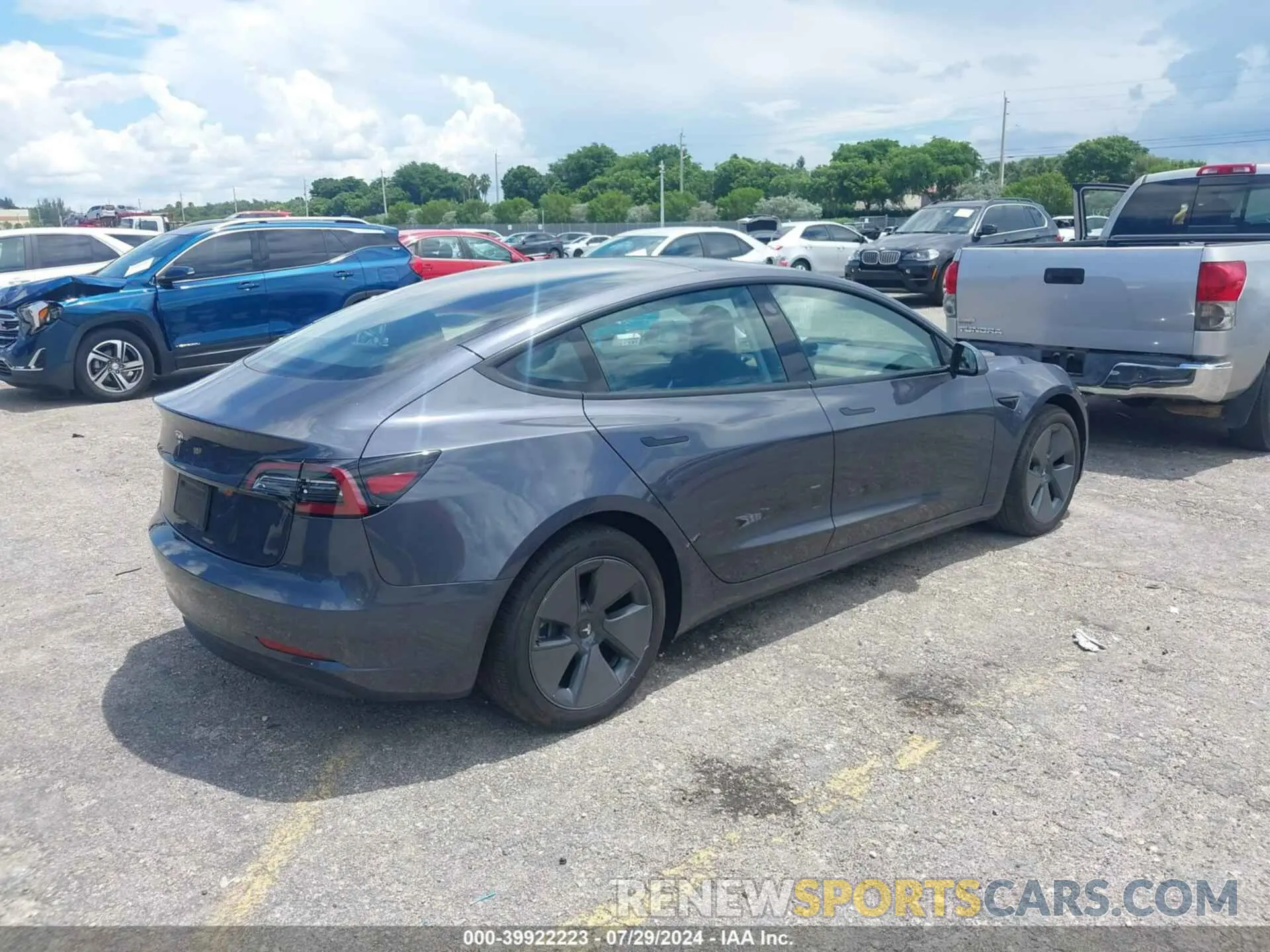 4 Photograph of a damaged car 5YJ3E1EA0PF673095 TESLA MODEL 3 2023