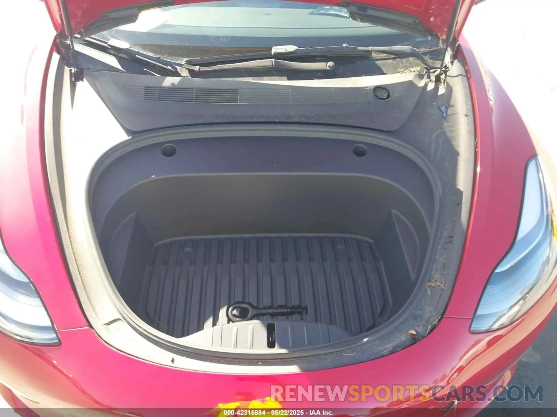 10 Photograph of a damaged car 5YJ3E1EA1PF385490 TESLA MODEL 3 2023