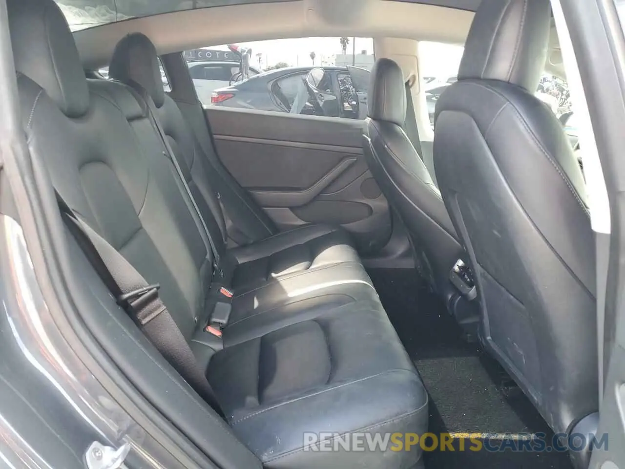 10 Photograph of a damaged car 5YJ3E1EA1PF402336 TESLA MODEL 3 2023