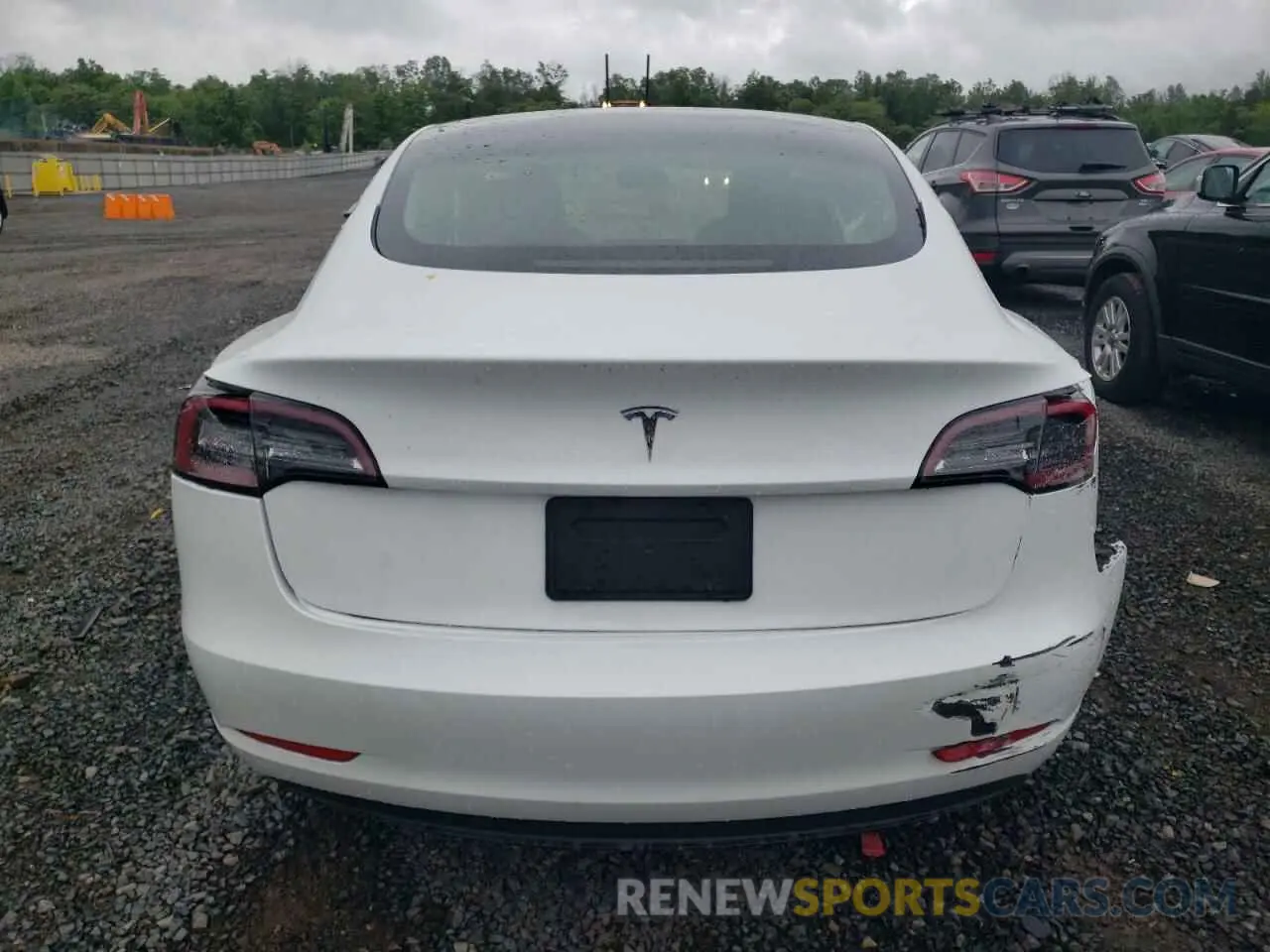 6 Photograph of a damaged car 5YJ3E1EA1PF420111 TESLA MODEL 3 2023
