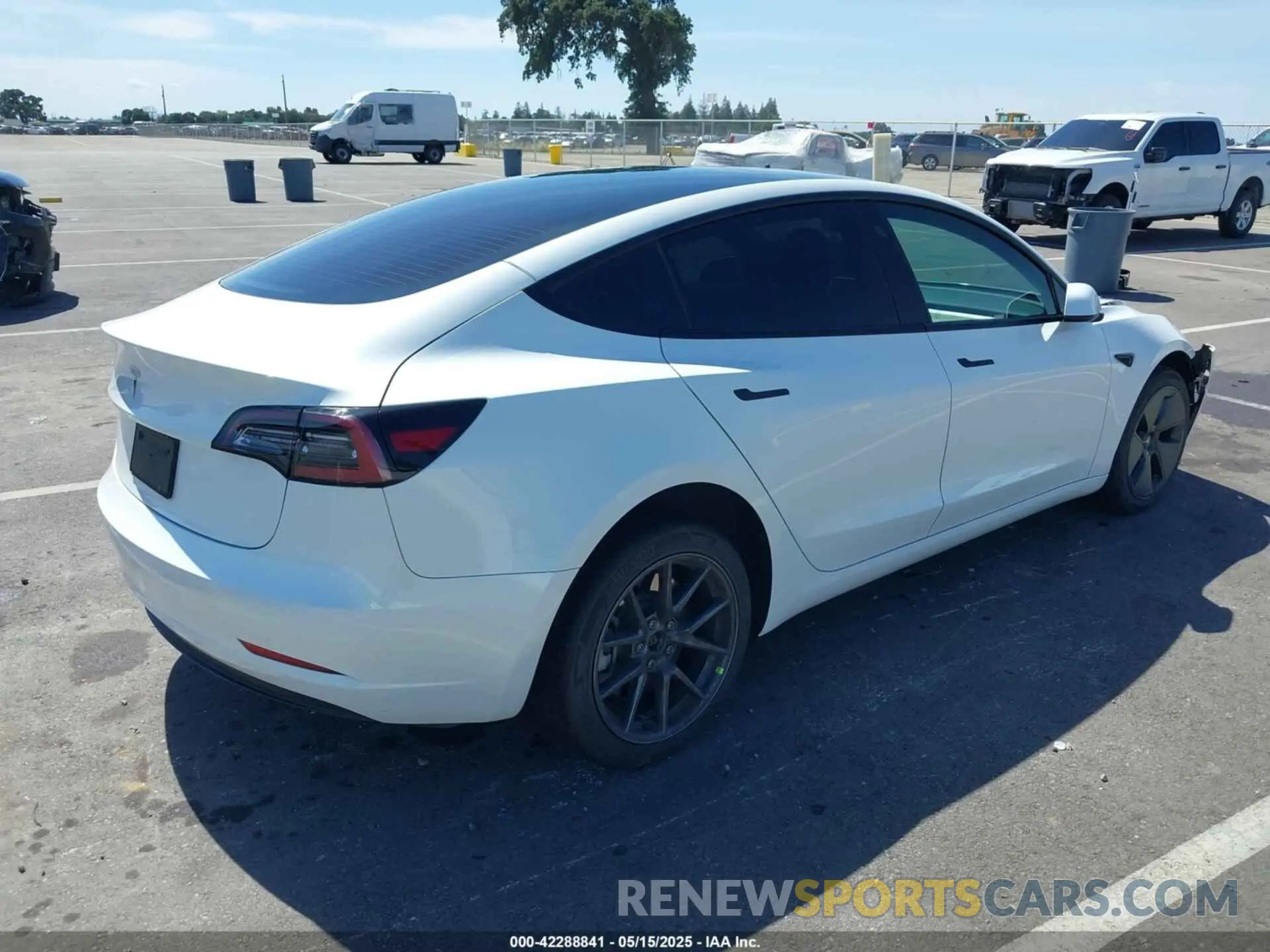 4 Photograph of a damaged car 5YJ3E1EA1PF431772 TESLA MODEL 3 2023