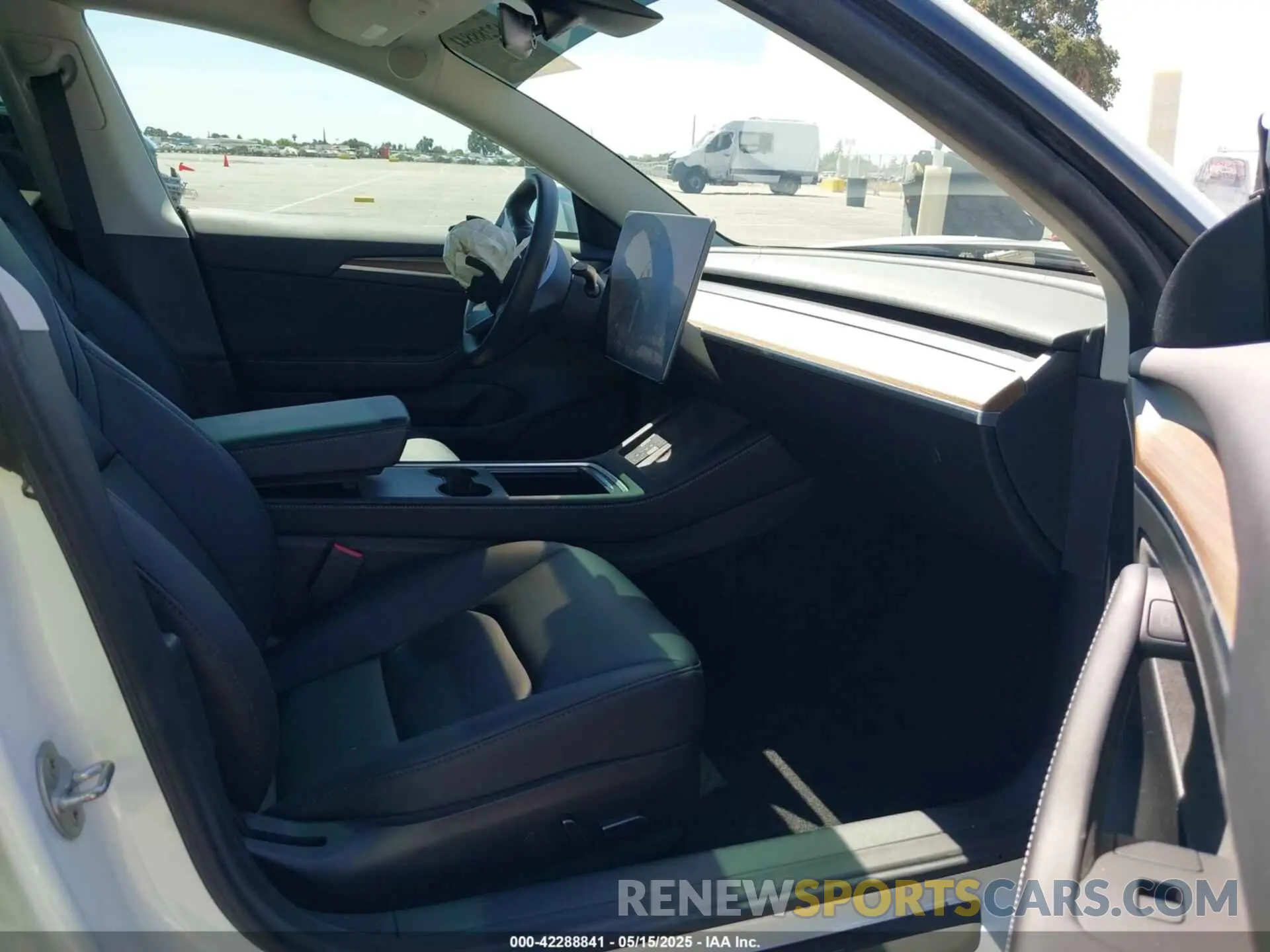 5 Photograph of a damaged car 5YJ3E1EA1PF431772 TESLA MODEL 3 2023