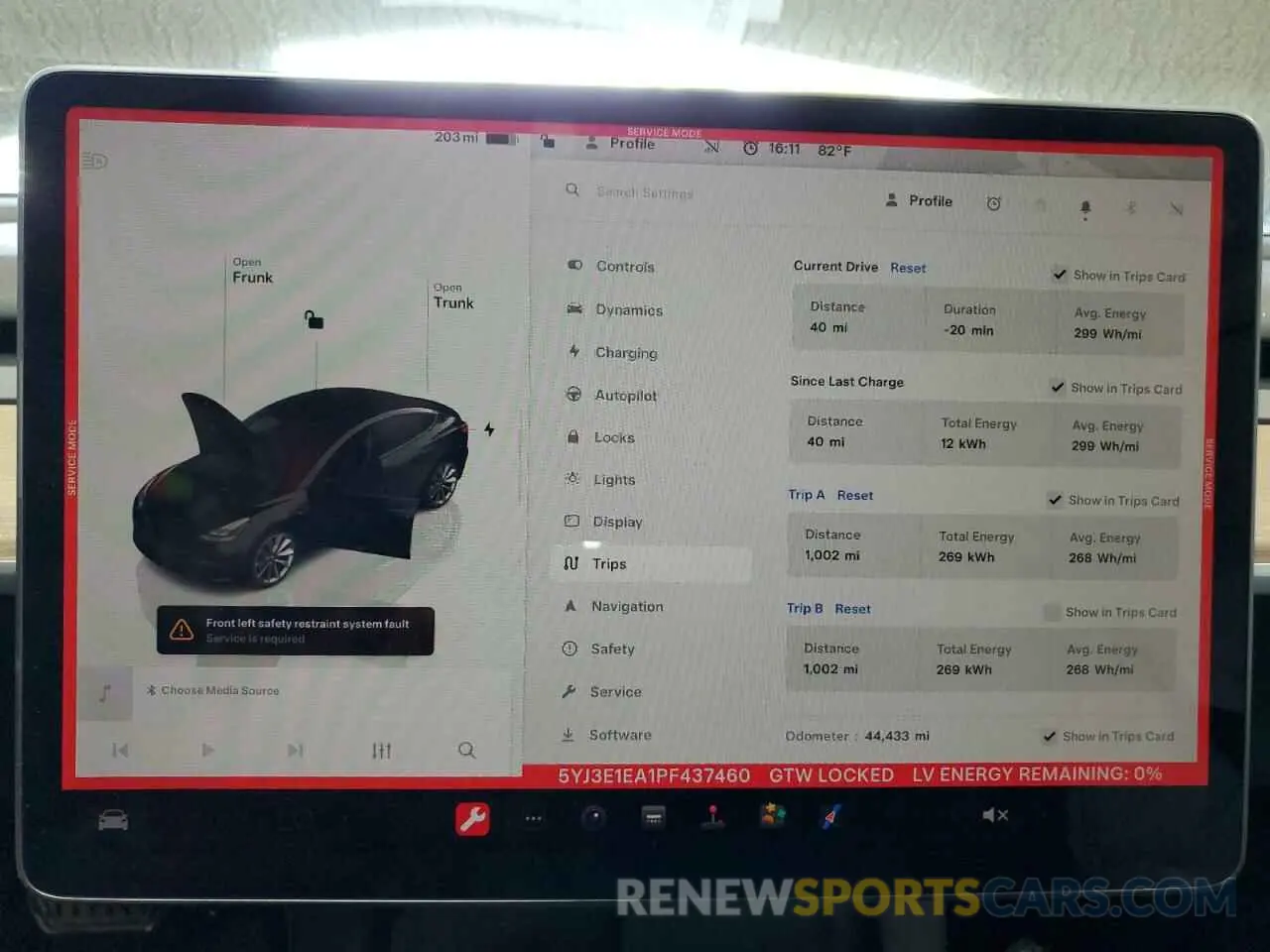 9 Photograph of a damaged car 5YJ3E1EA1PF437460 TESLA MODEL 3 2023