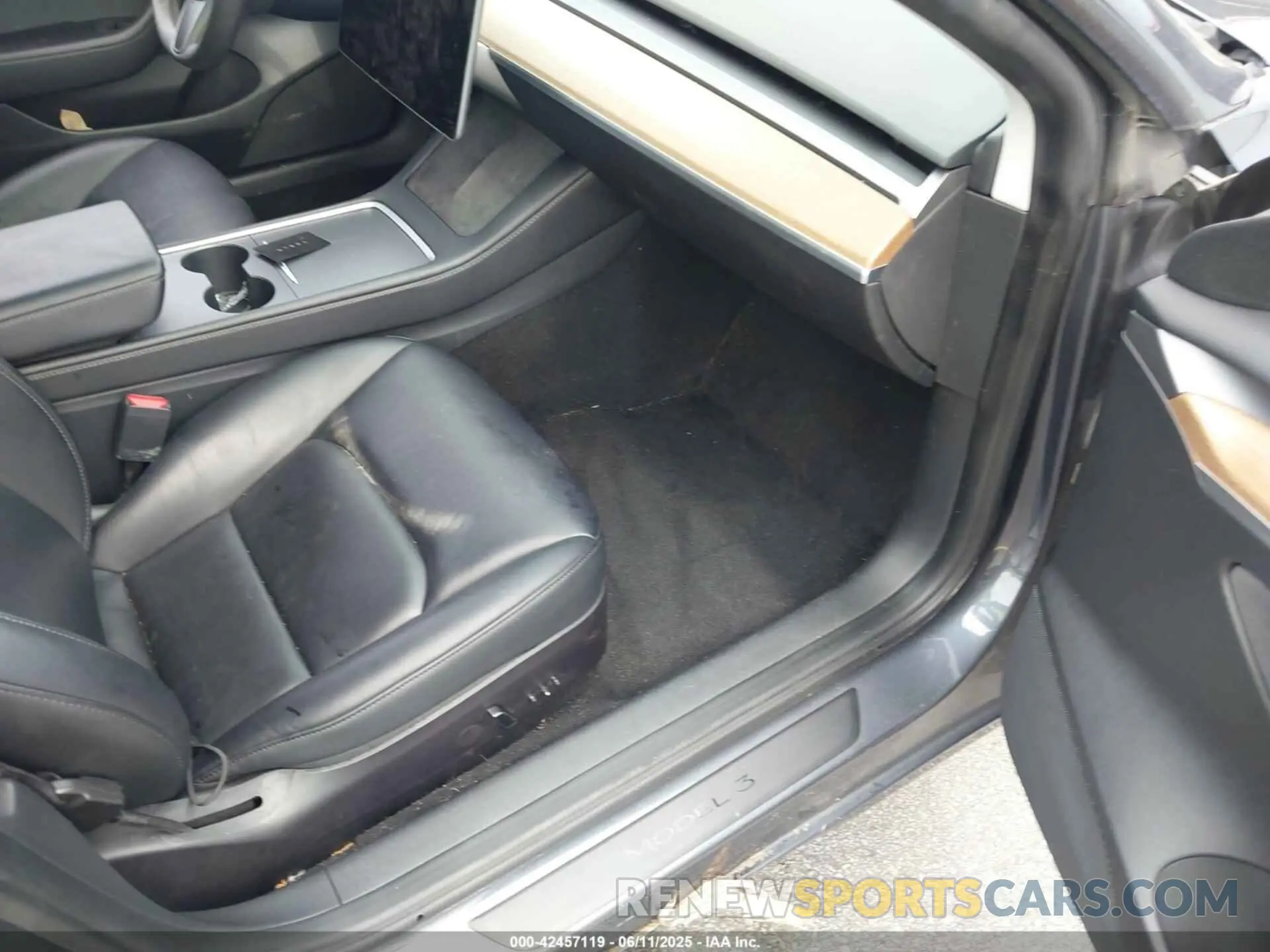 5 Photograph of a damaged car 5YJ3E1EA1PF449575 TESLA MODEL 3 2023