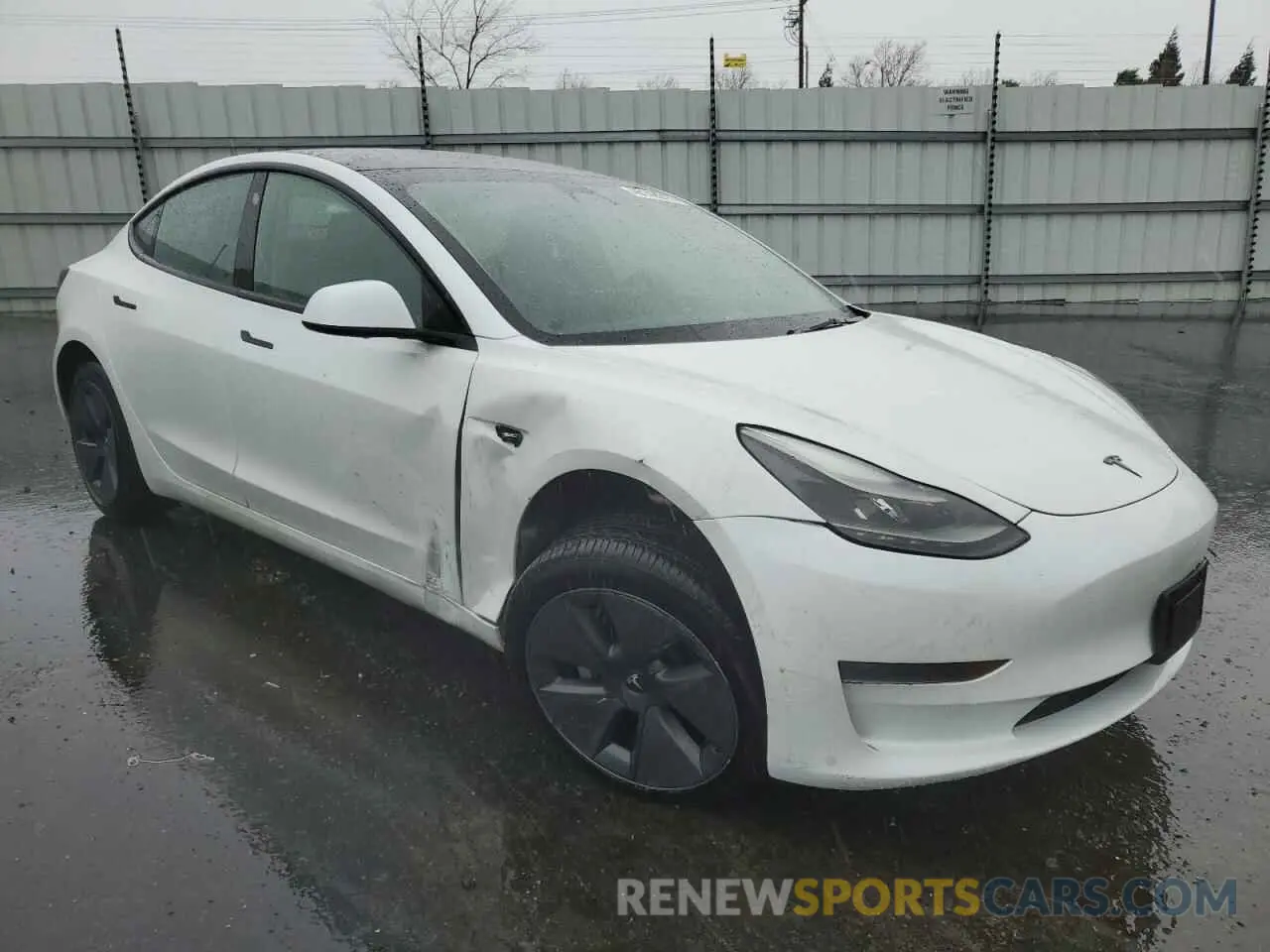 4 Photograph of a damaged car 5YJ3E1EA1PF453089 TESLA MODEL 3 2023