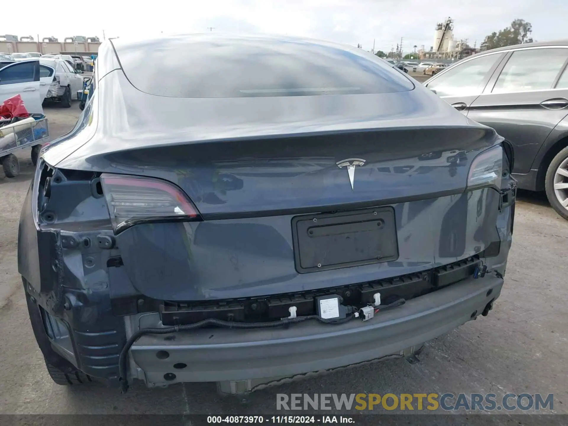 17 Photograph of a damaged car 5YJ3E1EA1PF489915 TESLA MODEL 3 2023