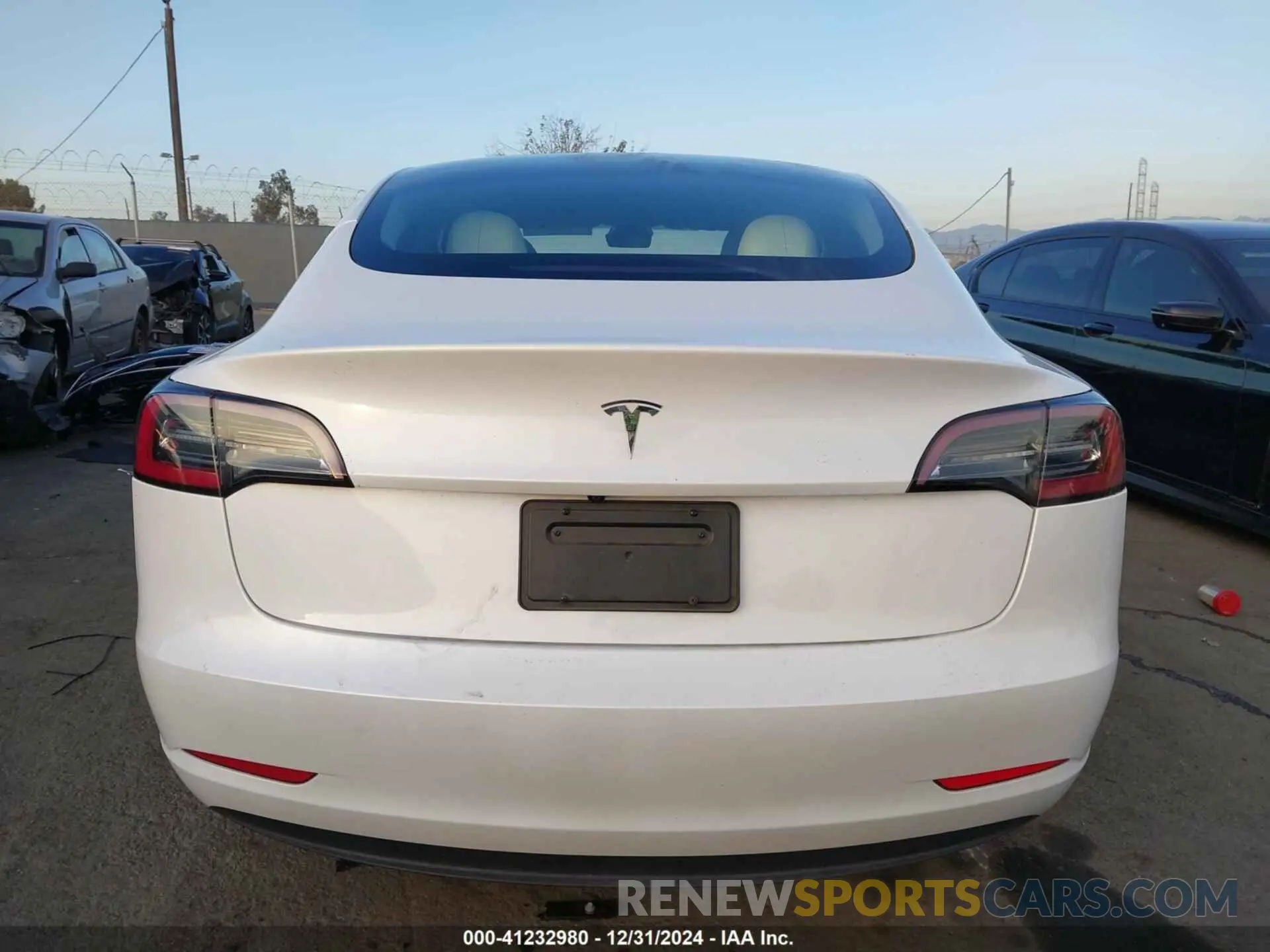 17 Photograph of a damaged car 5YJ3E1EA1PF514490 TESLA MODEL 3 2023
