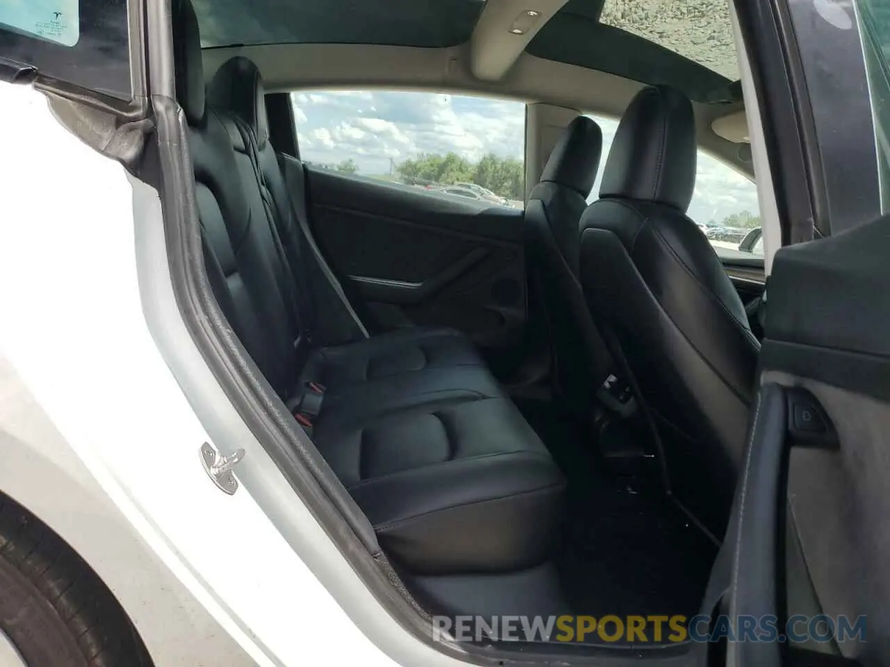10 Photograph of a damaged car 5YJ3E1EA1PF514697 TESLA MODEL 3 2023