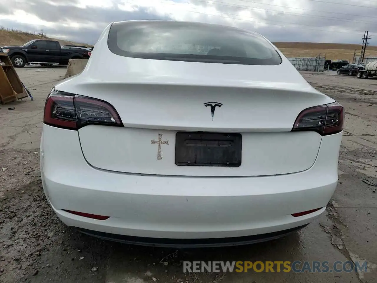 6 Photograph of a damaged car 5YJ3E1EA1PF516661 TESLA MODEL 3 2023