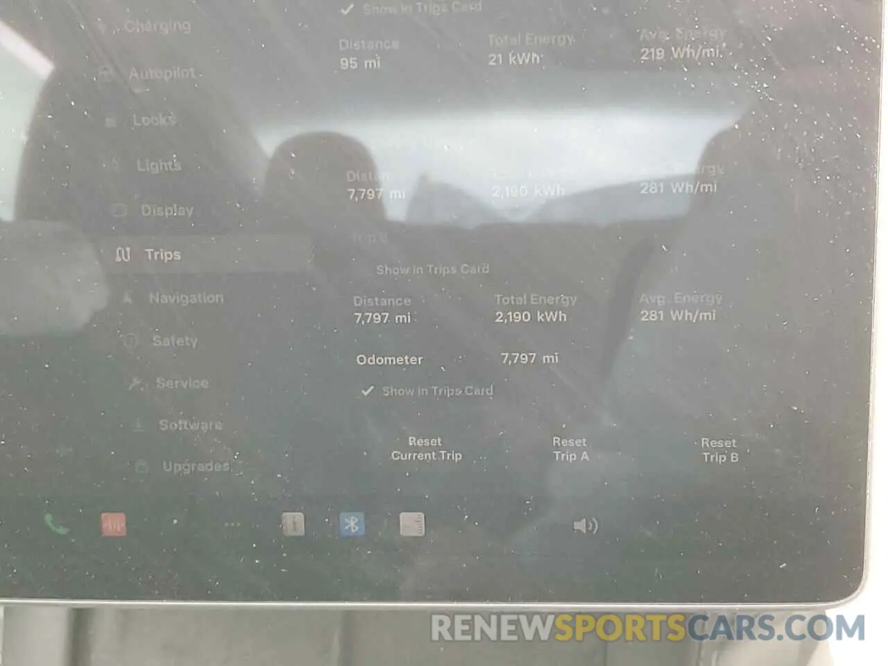 9 Photograph of a damaged car 5YJ3E1EA1PF516661 TESLA MODEL 3 2023