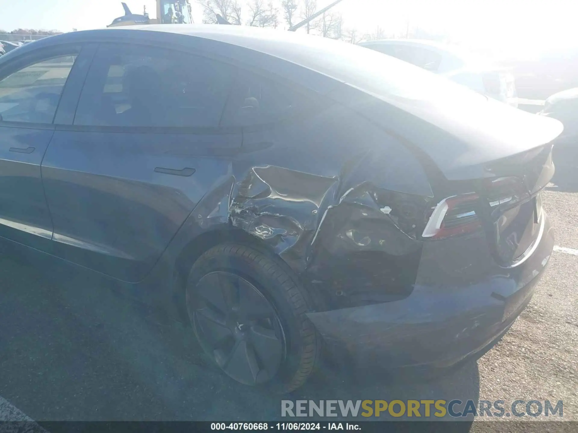 18 Photograph of a damaged car 5YJ3E1EA1PF559820 TESLA MODEL 3 2023