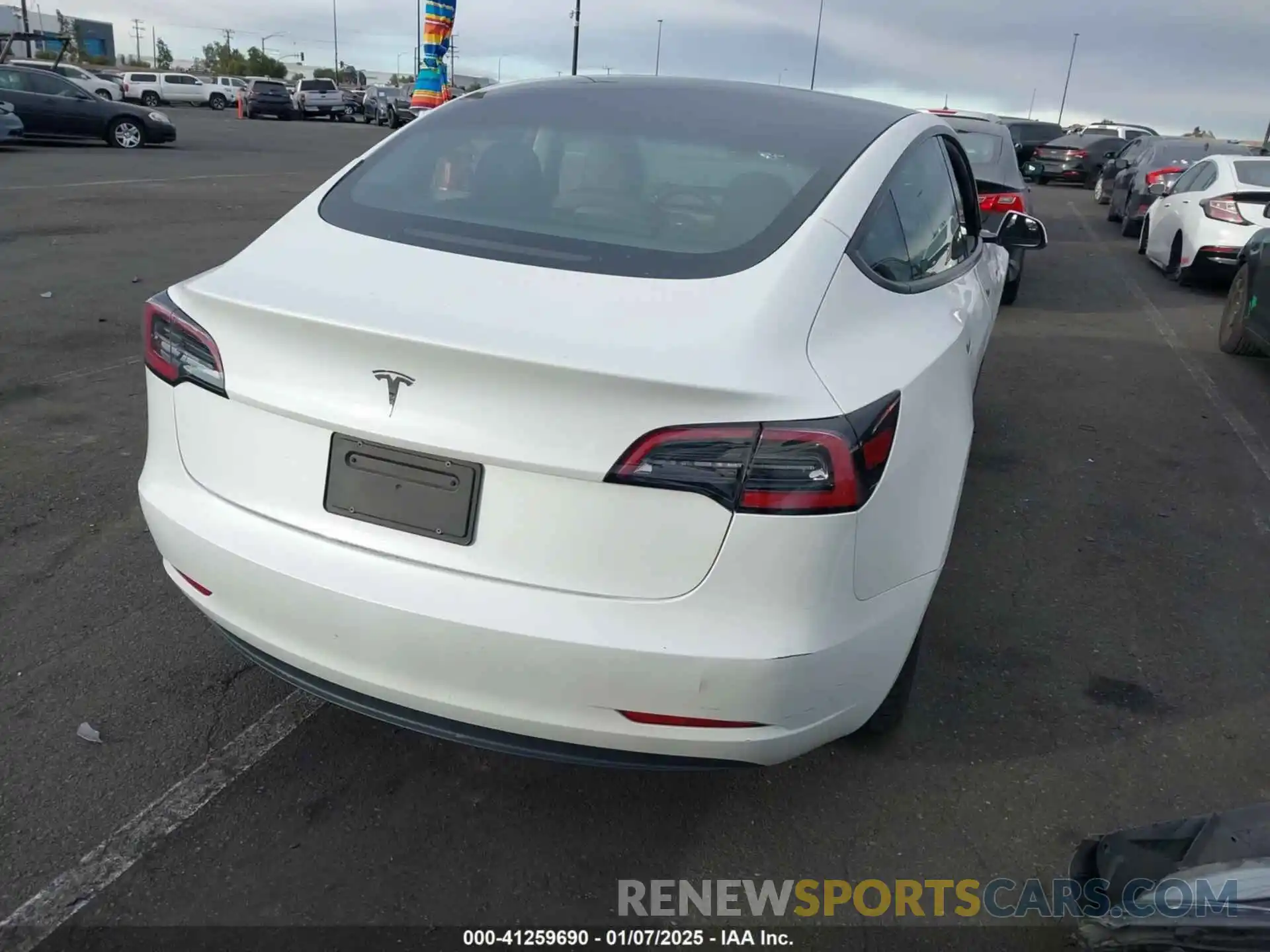 4 Photograph of a damaged car 5YJ3E1EA1PF567416 TESLA MODEL 3 2023