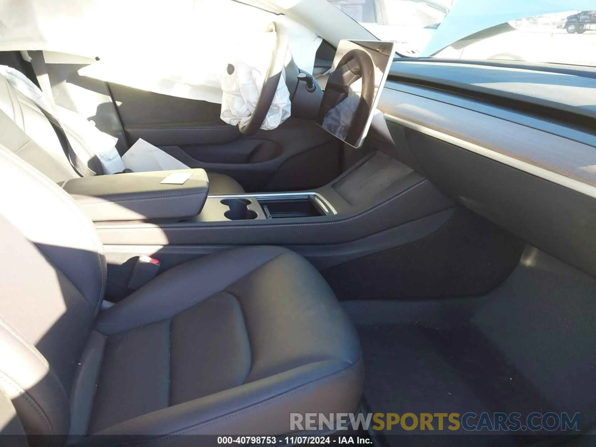 5 Photograph of a damaged car 5YJ3E1EA1PF569117 TESLA MODEL 3 2023