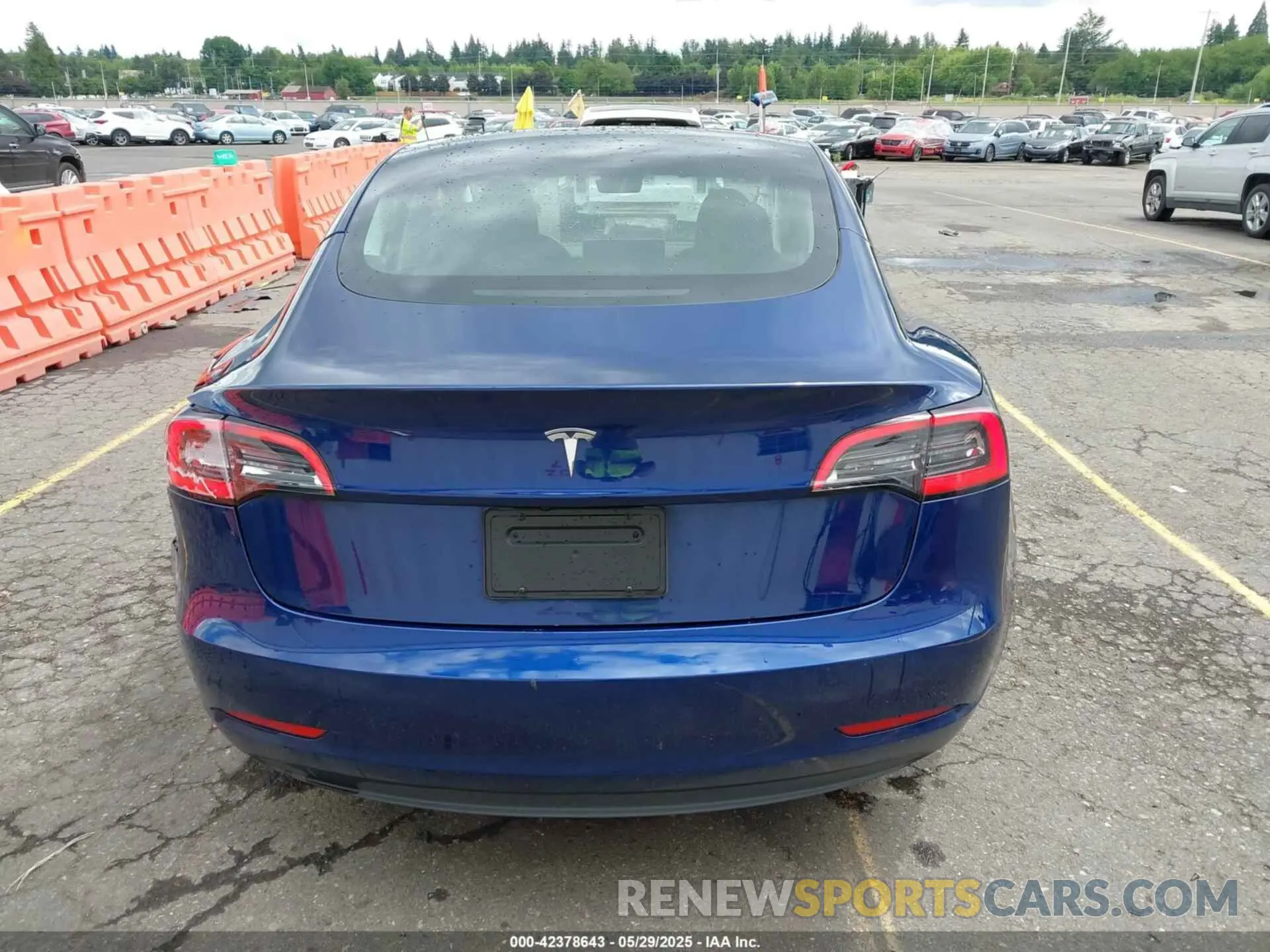 16 Photograph of a damaged car 5YJ3E1EA1PF572180 TESLA MODEL 3 2023