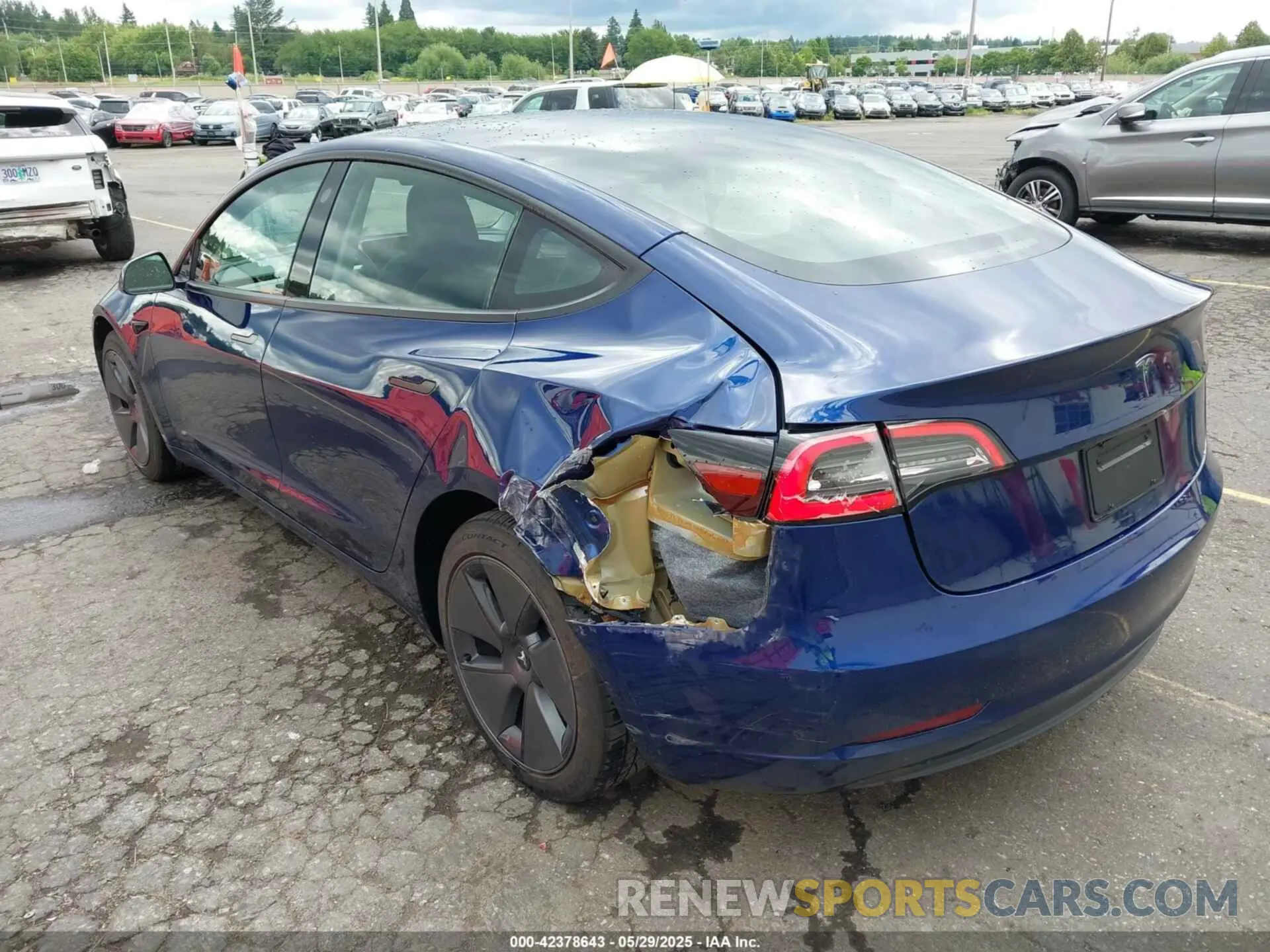 6 Photograph of a damaged car 5YJ3E1EA1PF572180 TESLA MODEL 3 2023