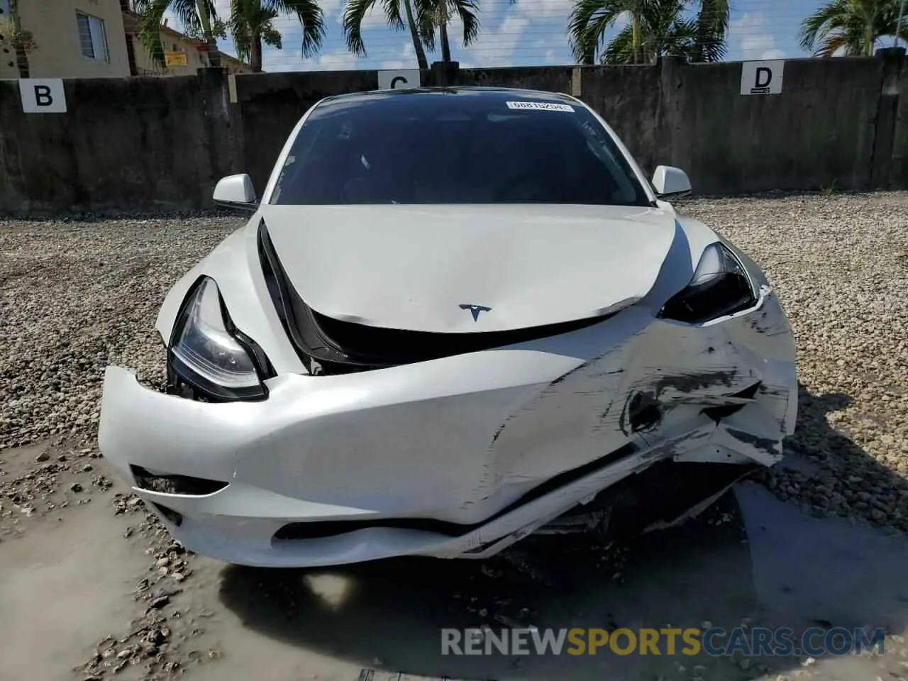 5 Photograph of a damaged car 5YJ3E1EA1PF582899 TESLA MODEL 3 2023