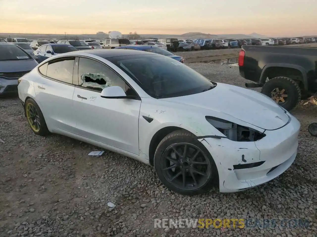 4 Photograph of a damaged car 5YJ3E1EA1PF586774 TESLA MODEL 3 2023