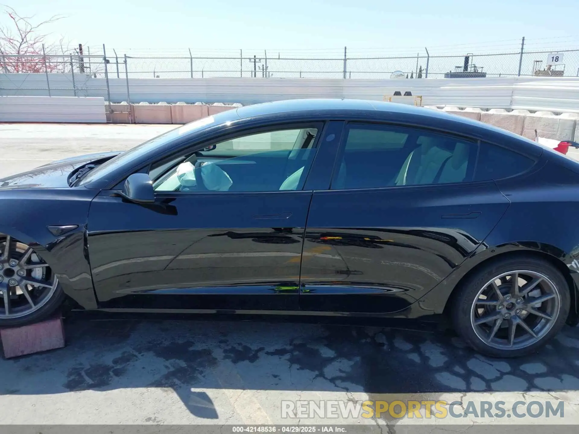 14 Photograph of a damaged car 5YJ3E1EA1PF599699 TESLA MODEL 3 2023