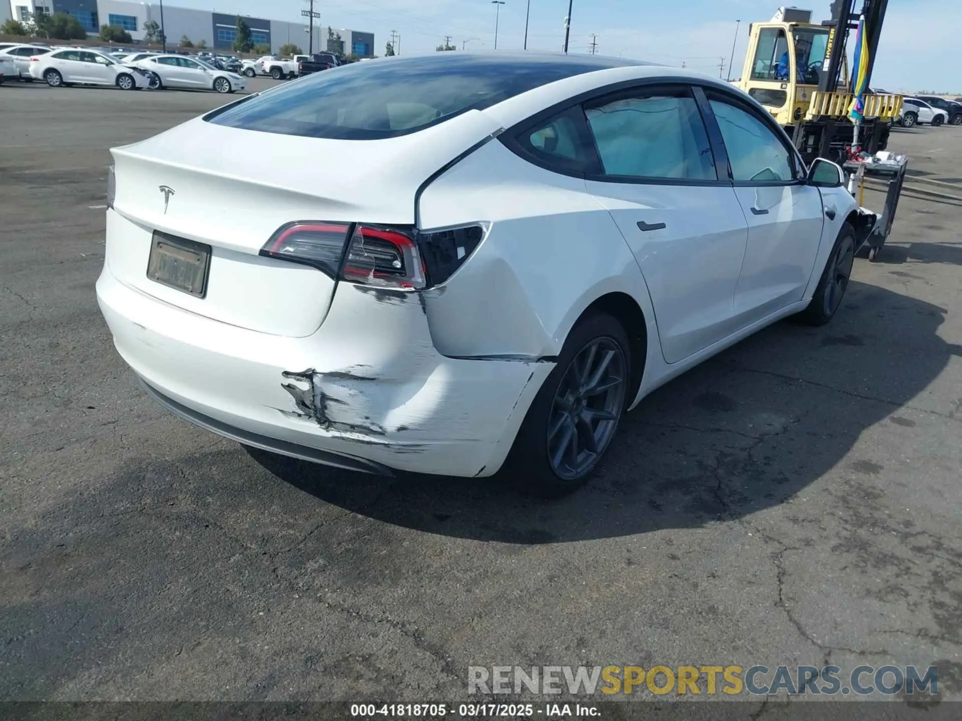 4 Photograph of a damaged car 5YJ3E1EA1PF604139 TESLA MODEL 3 2023